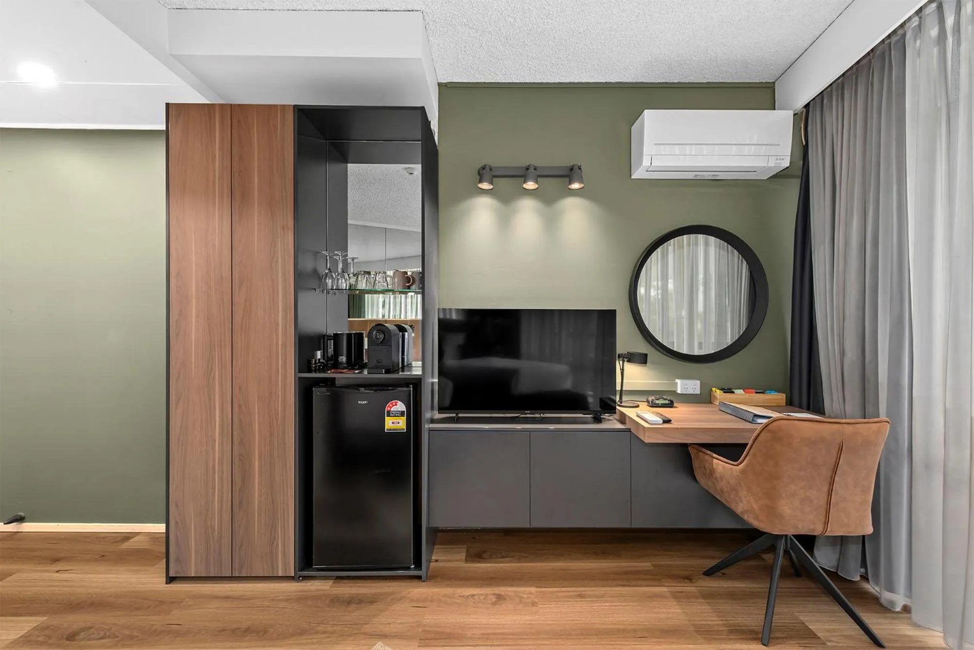 Guests in Madison Tower Mill Hotel