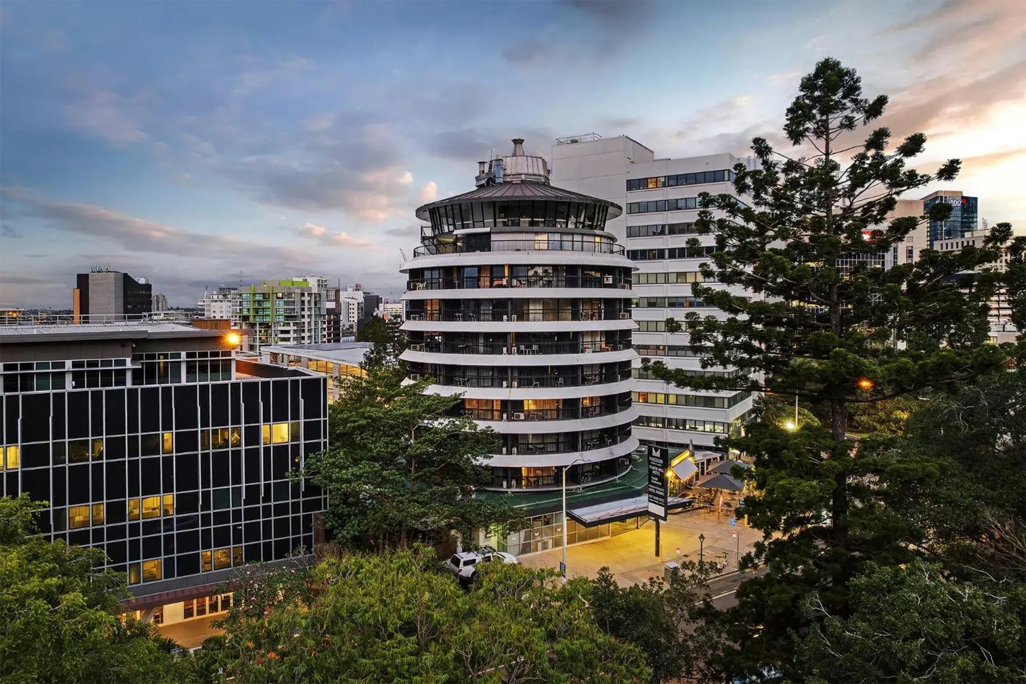 Property building in Madison Tower Mill Hotel Property building in Madison Tower Mill Hotel
