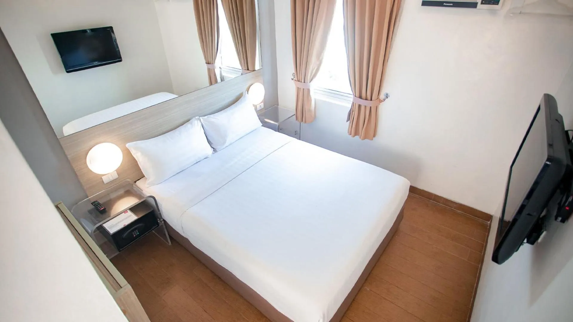 Bed in Red Planet Manila Malate Mabini