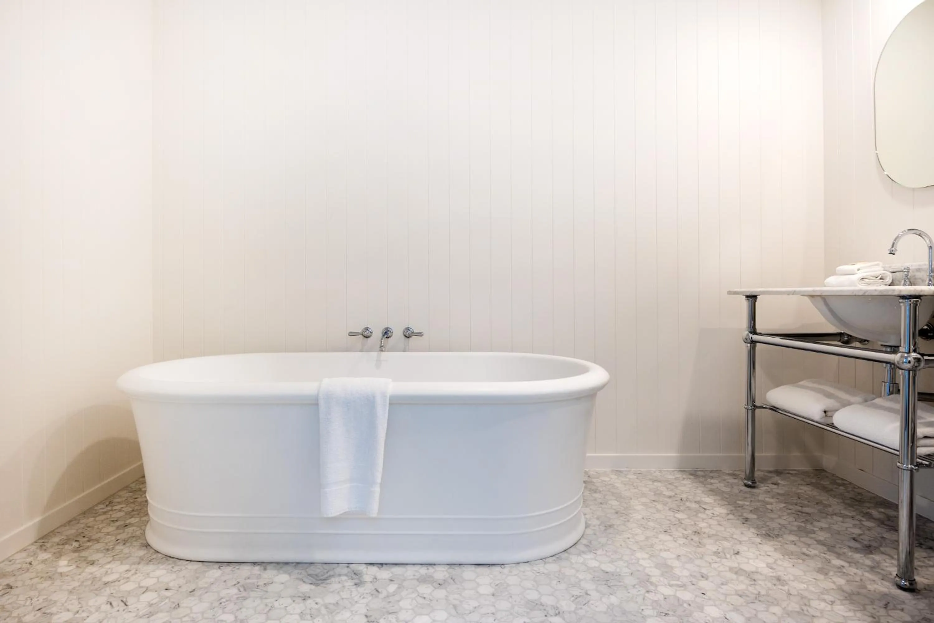 Bath in Bannisters by the Sea Mollymook