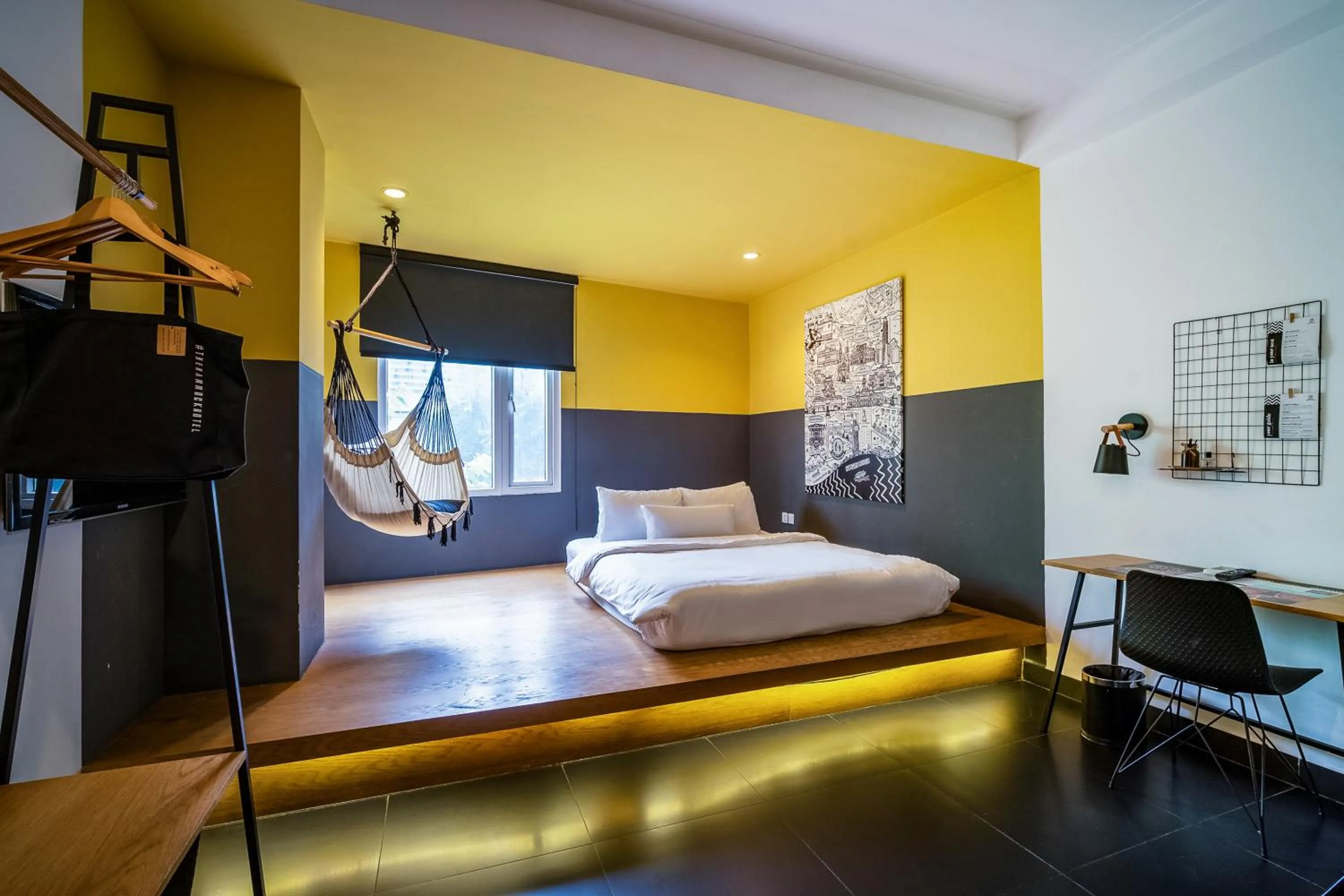 Bedroom, Bed in The Hammock Hotel Fine Arts Museum