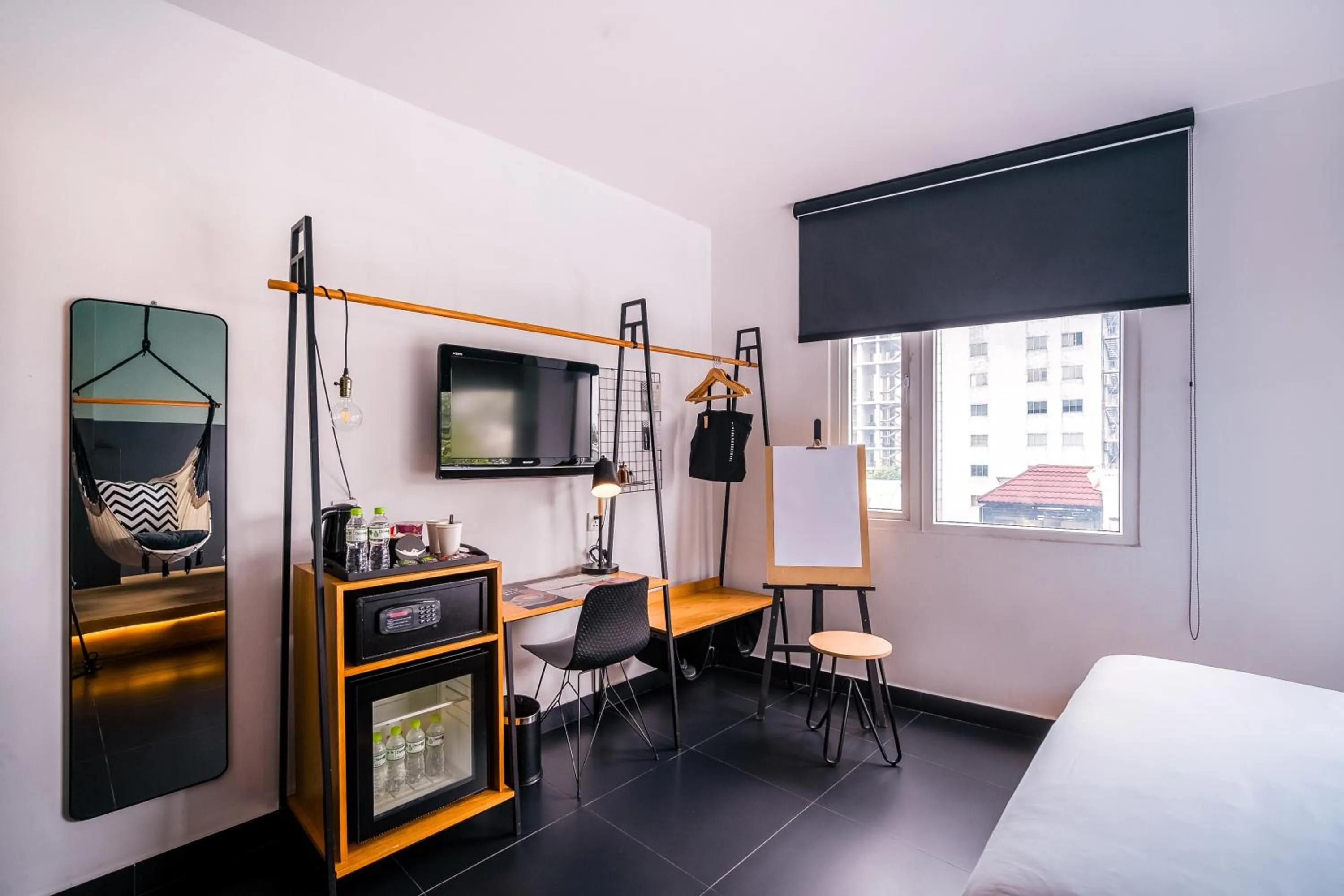 TV and multimedia, Bed in The Hammock Hotel Fine Arts Museum