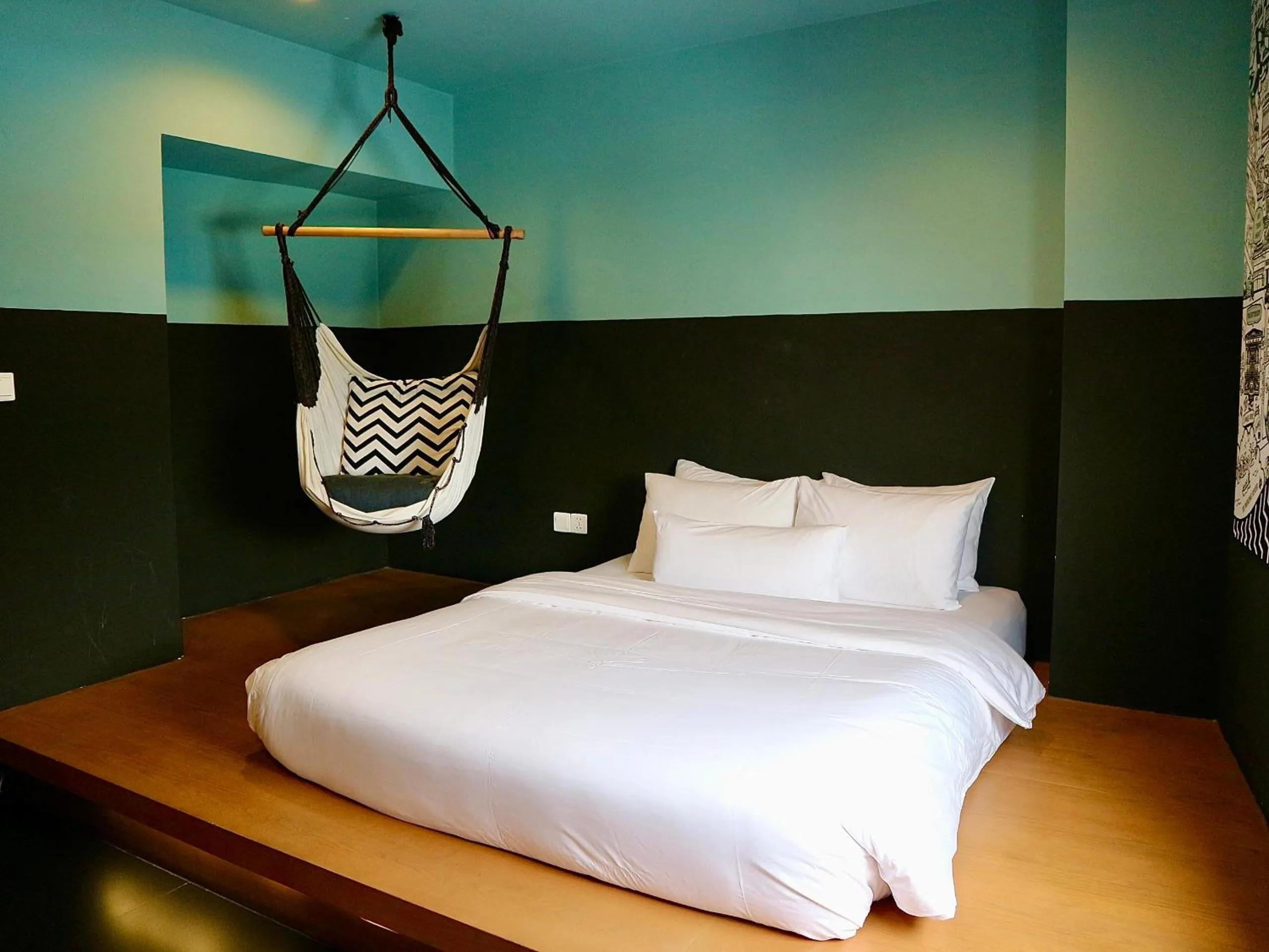 Bed in The Hammock Hotel Fine Arts Museum