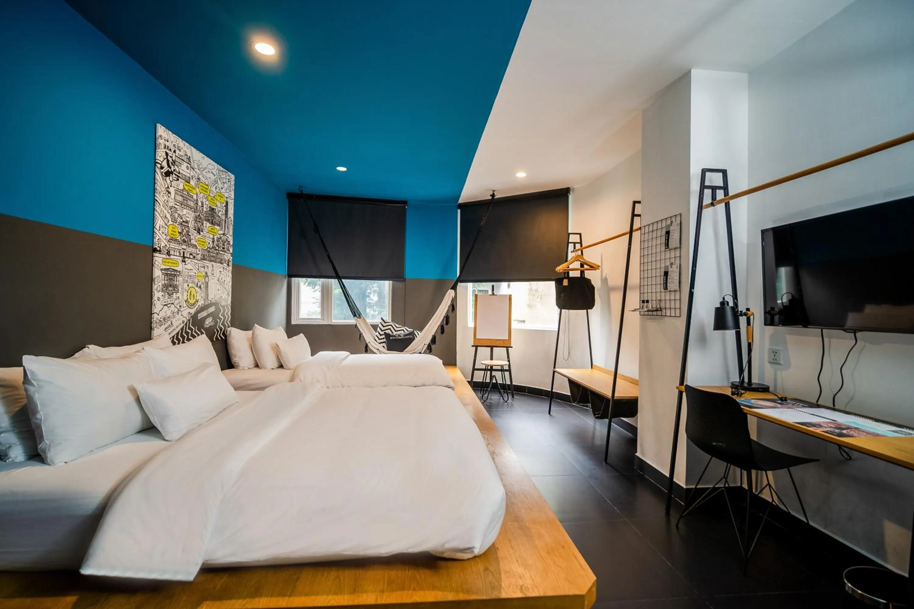 Bedroom, Bed in The Hammock Hotel Fine Arts Museum