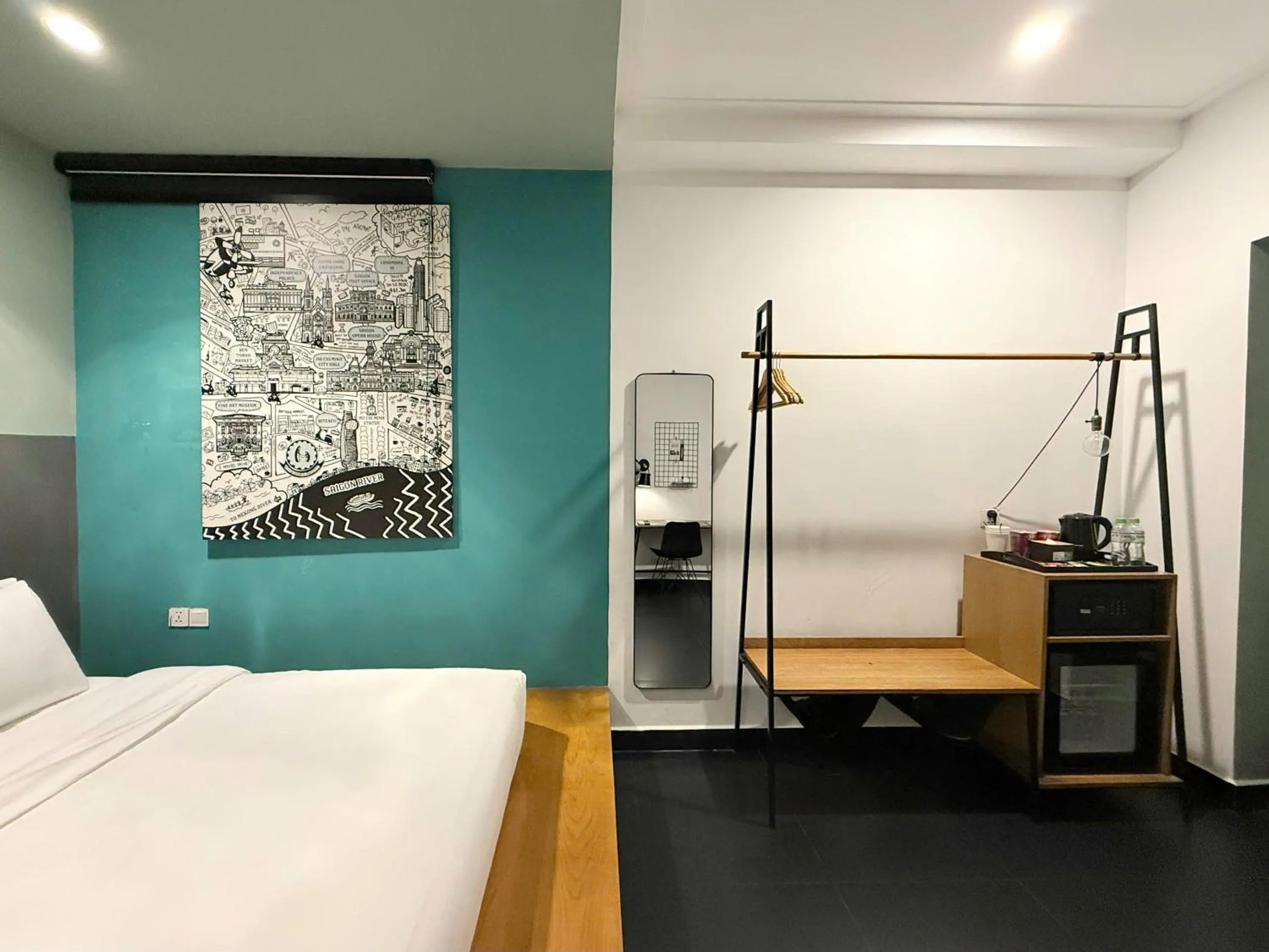 Photo of the whole room, Bed in The Hammock Hotel Fine Arts Museum