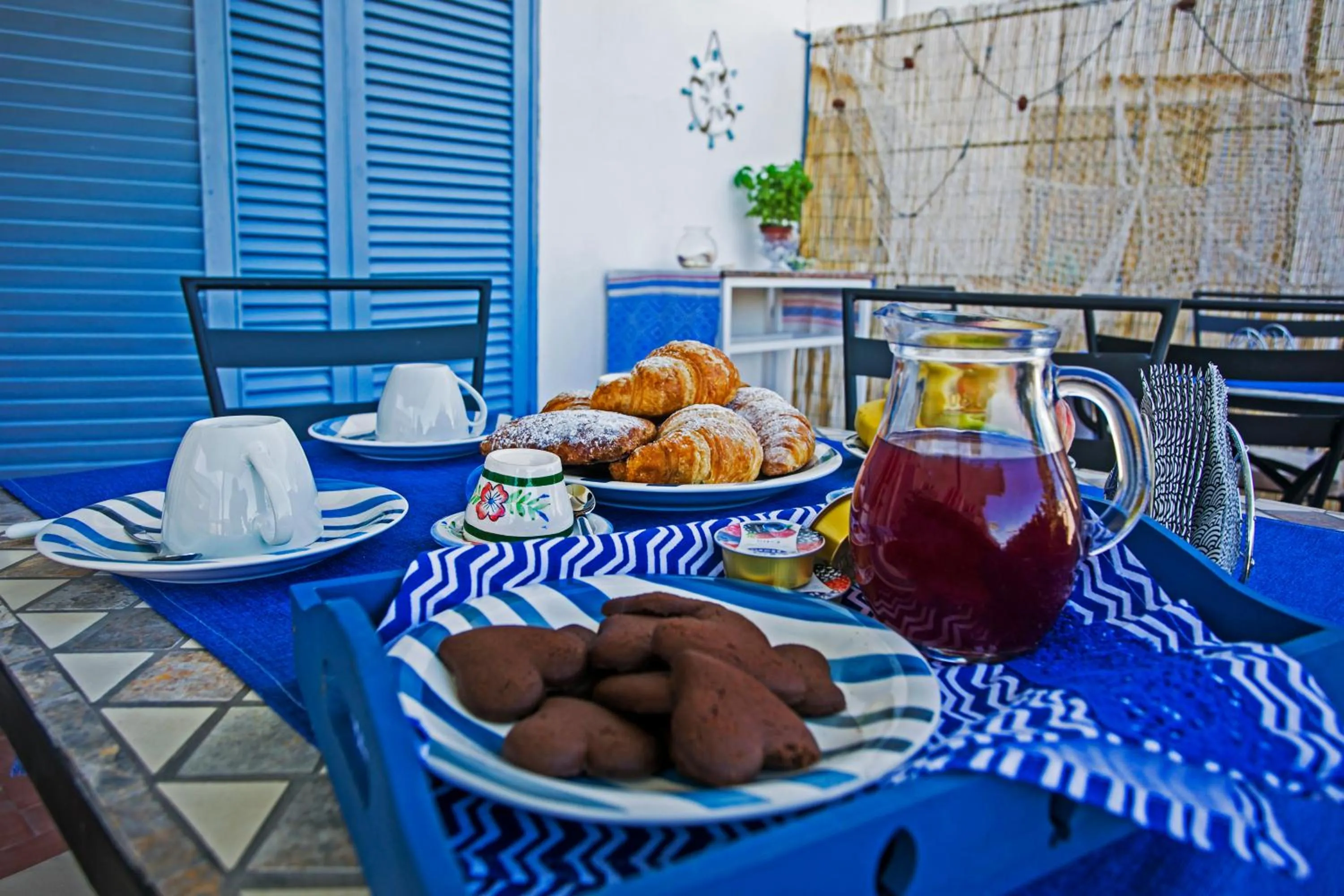 Food and drinks in B&B AL BLU