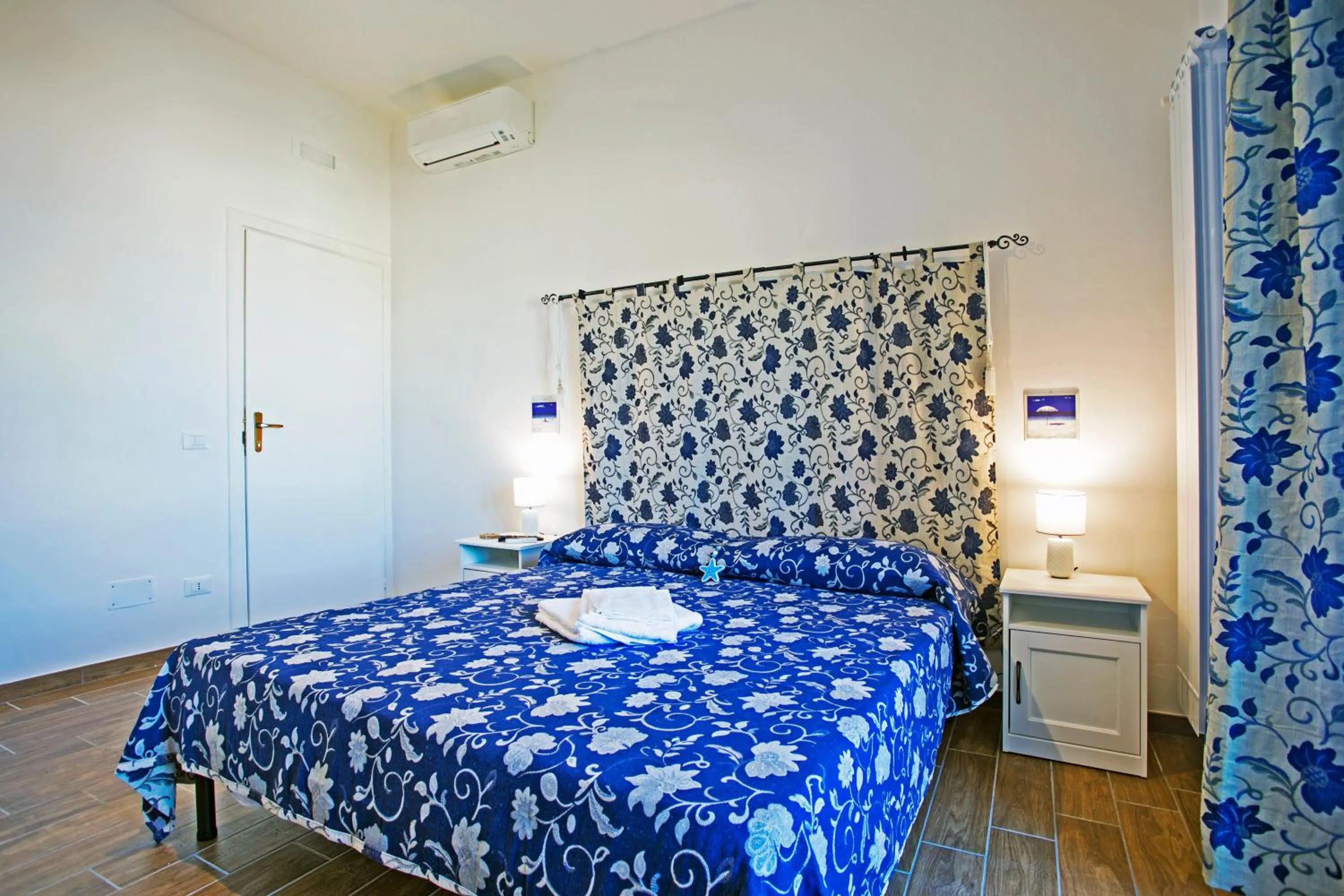 Bedroom, Bed in B&B AL BLU