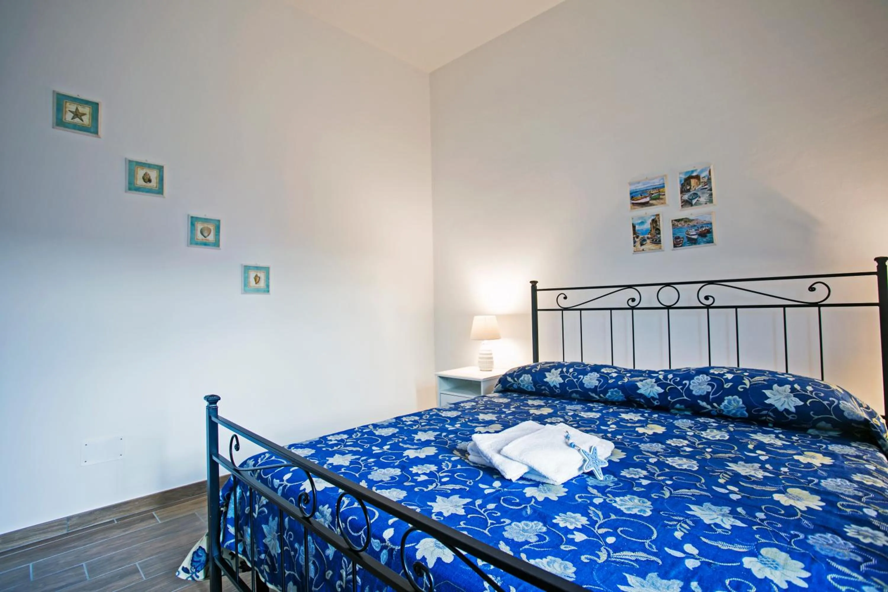 Bedroom, Bed in B&B AL BLU