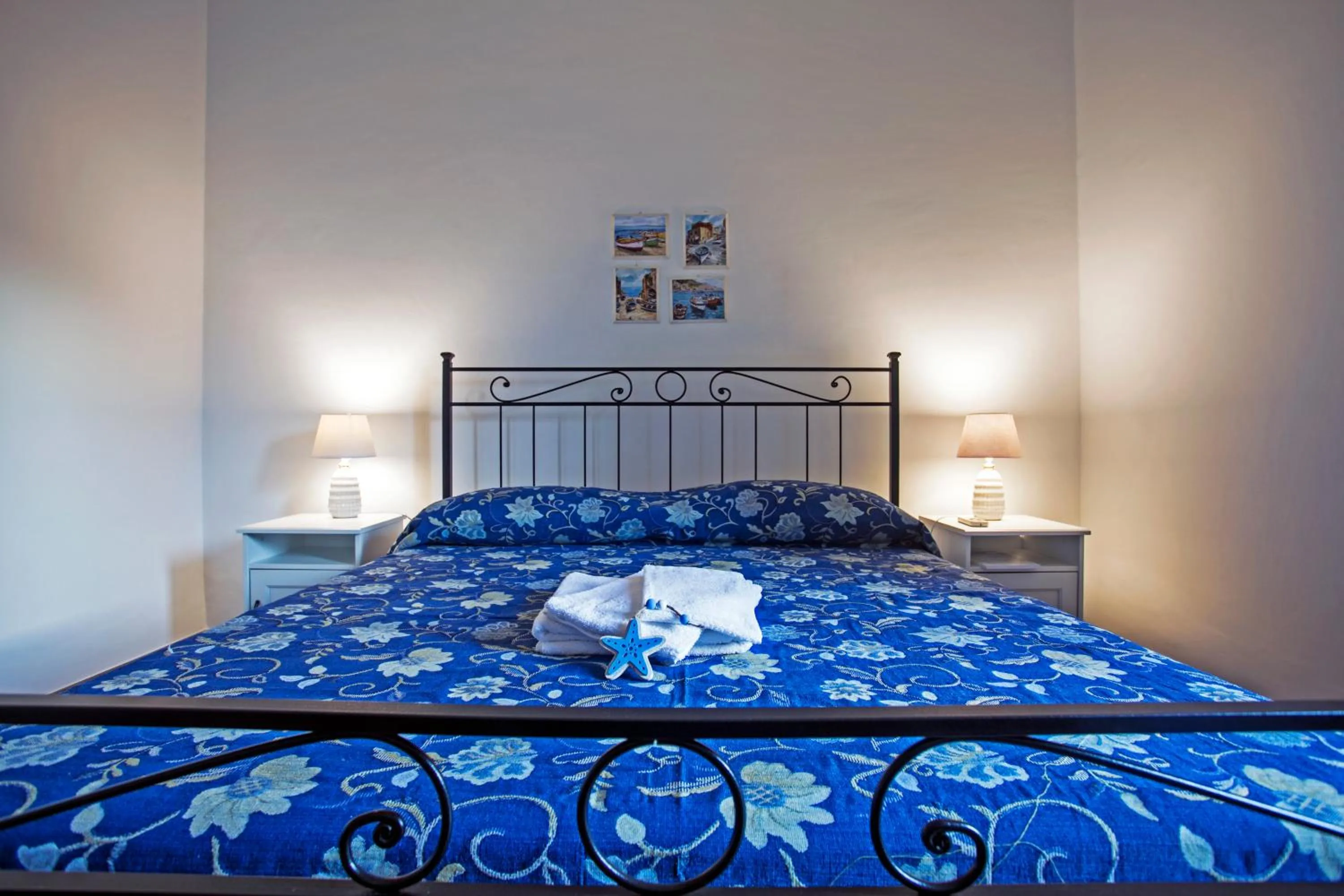 Bedroom, Bed in B&B AL BLU