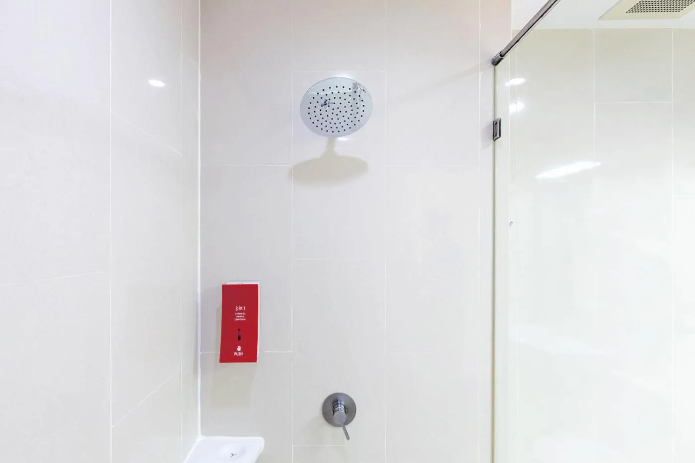 Bathroom in Easy Planet Pattaya