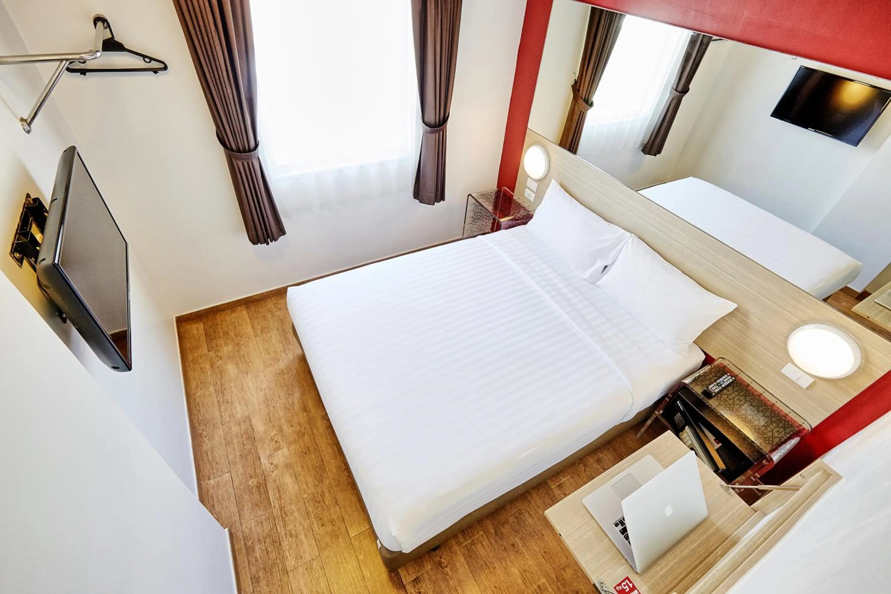 Bedroom, Bed in Easy Planet Pattaya