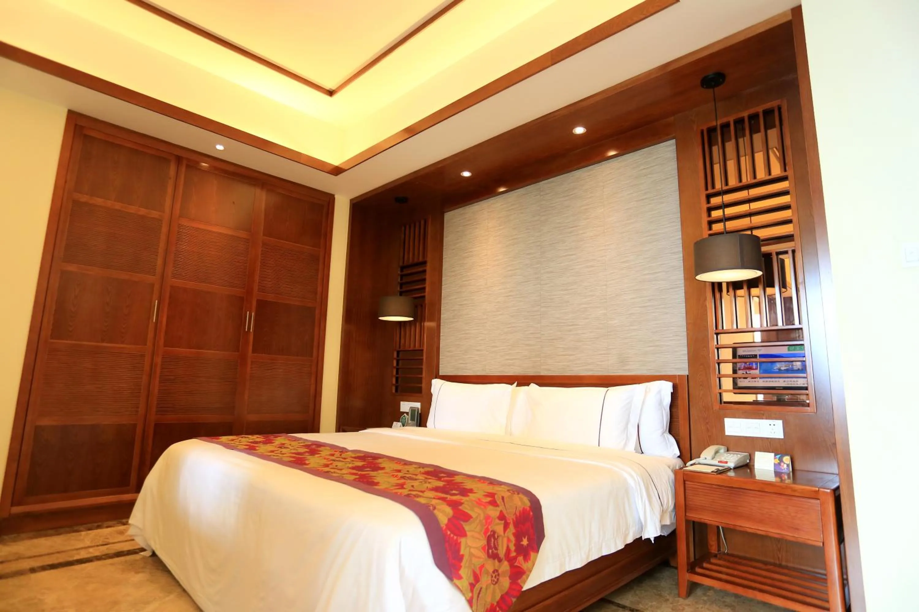 Bed in Yalong Bay Mangrove Tree Resort