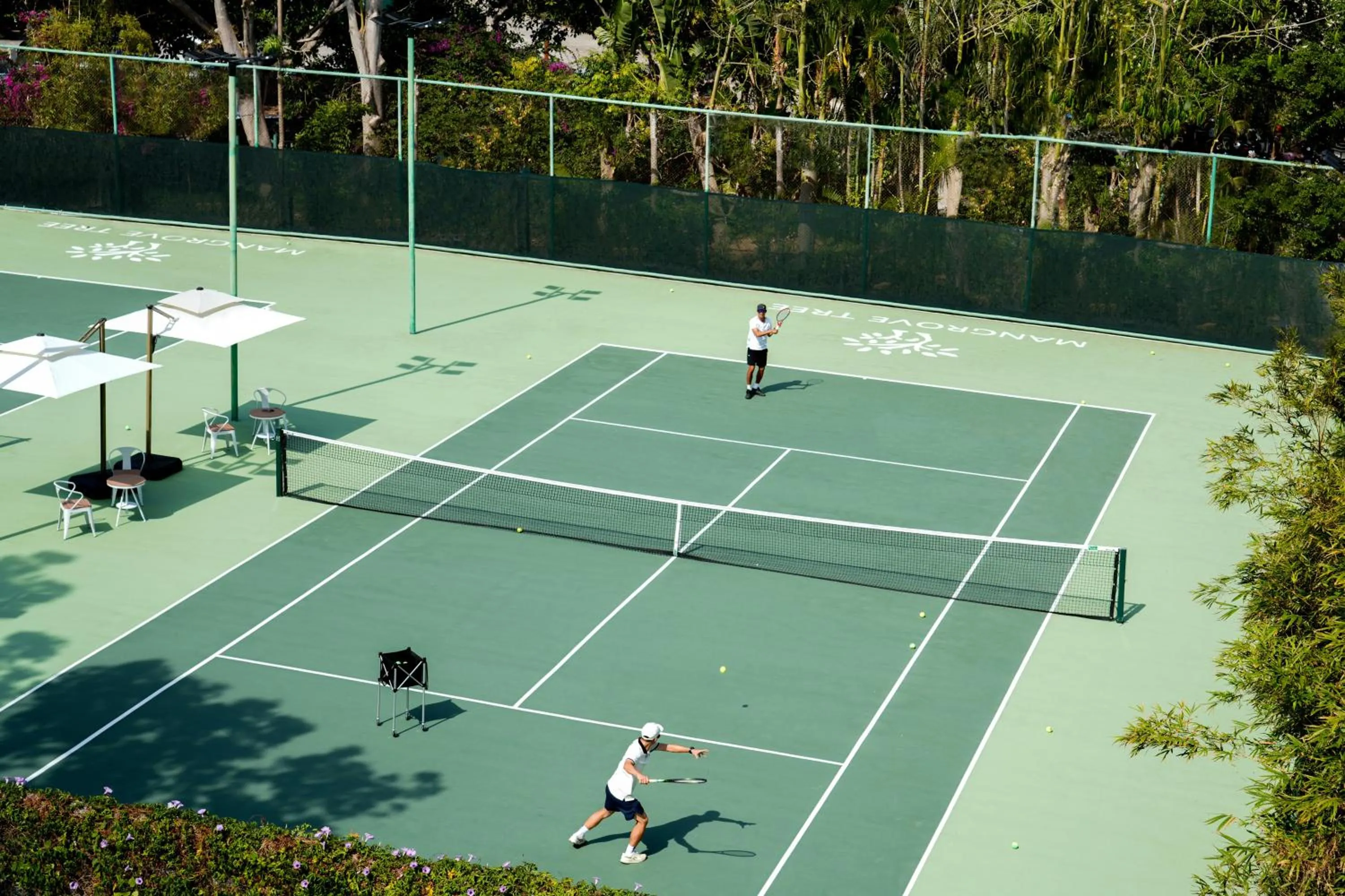 Tennis court in Yalong Bay Mangrove Tree Resort
