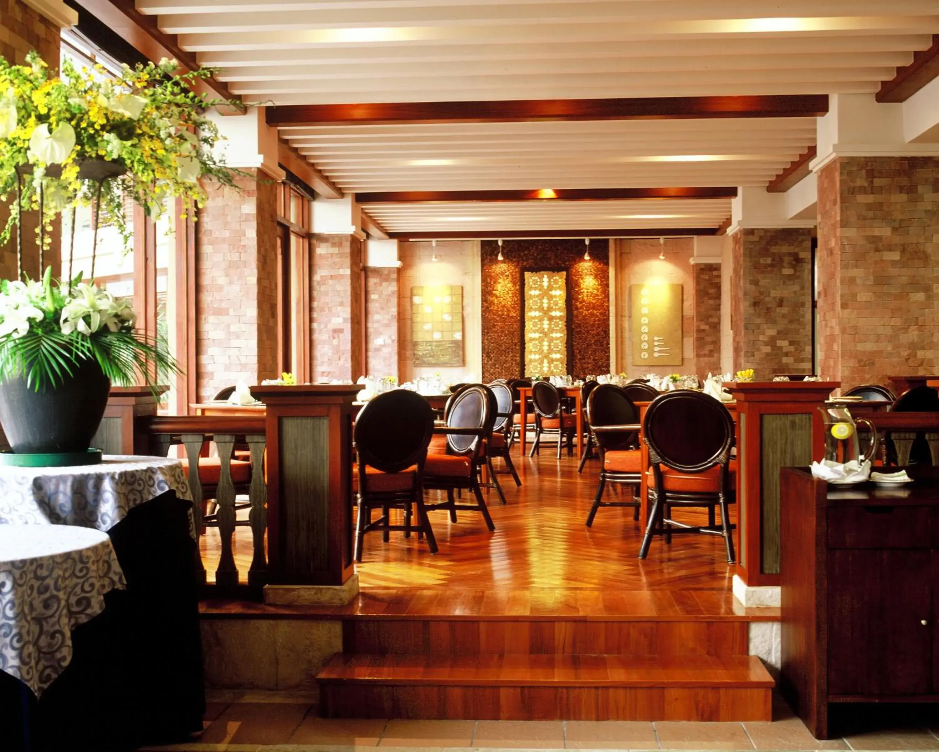 Restaurant/places to eat in Yalong Bay Mangrove Tree Resort Restaurant/places to eat in Yalong Bay Mangrove Tree Resort