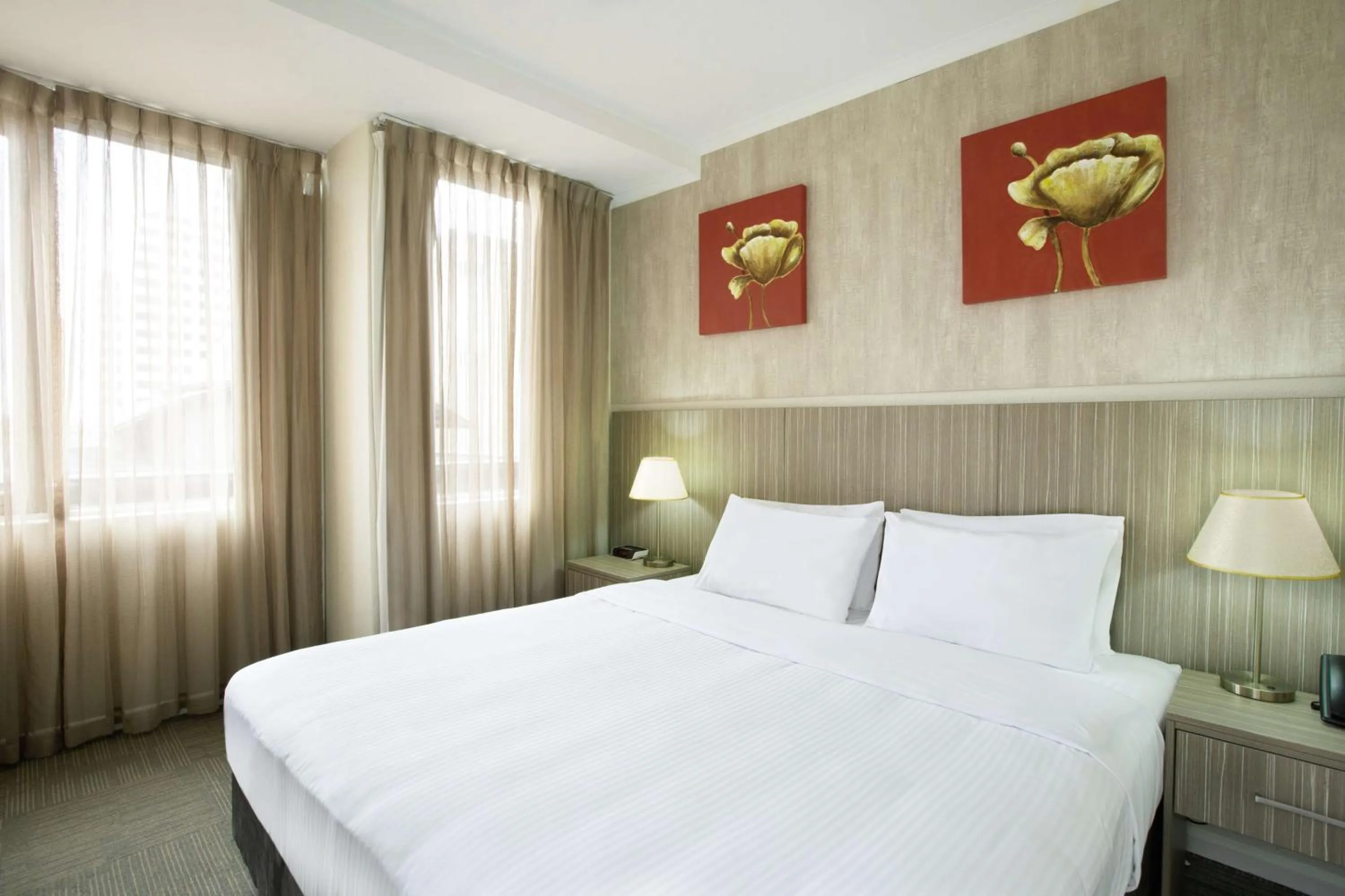 Bed in Metro Hotel Marlow Sydney Central