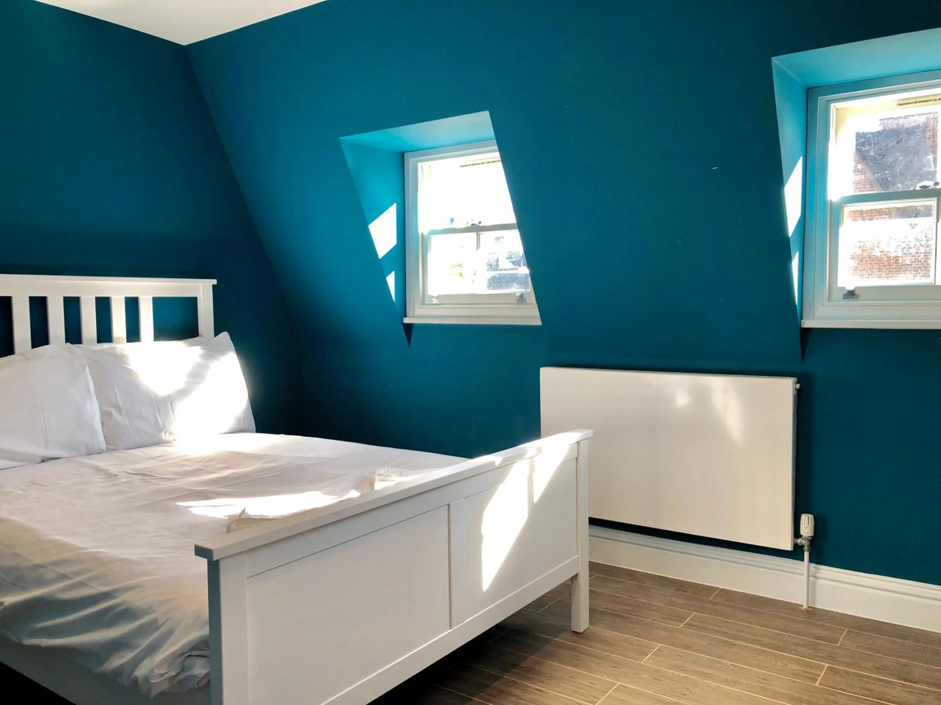 Bed in Stylish Maisonette and Studio in Victoria