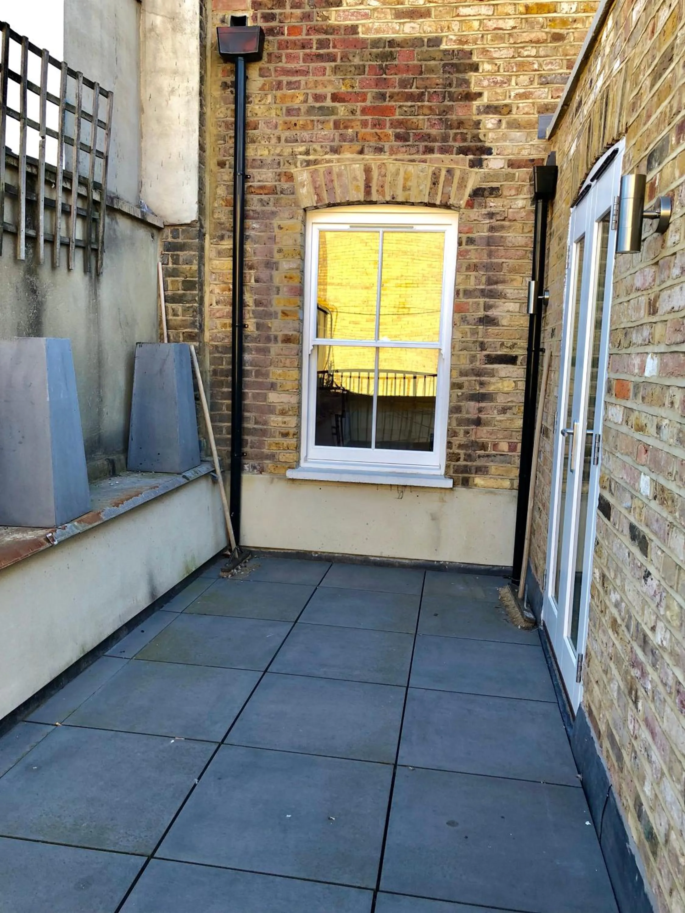 Balcony/Terrace in Stylish Maisonette and Studio in Victoria