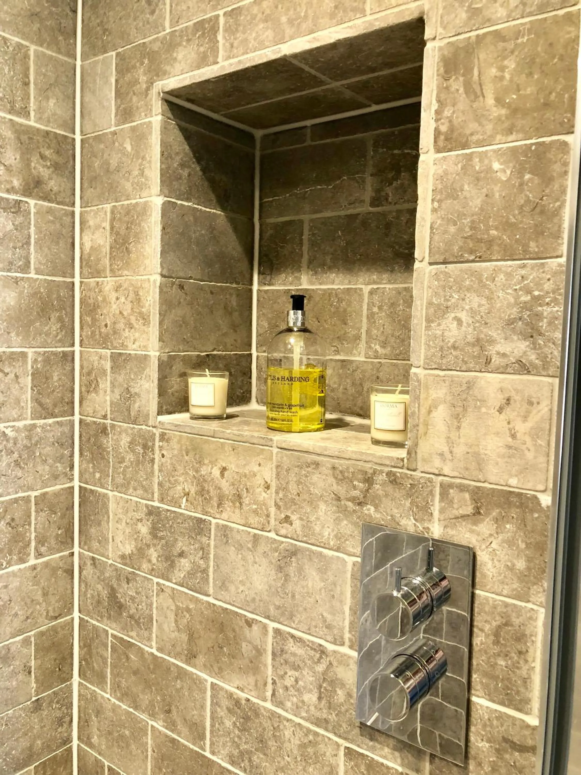 Shower in Stylish Maisonette and Studio in Victoria