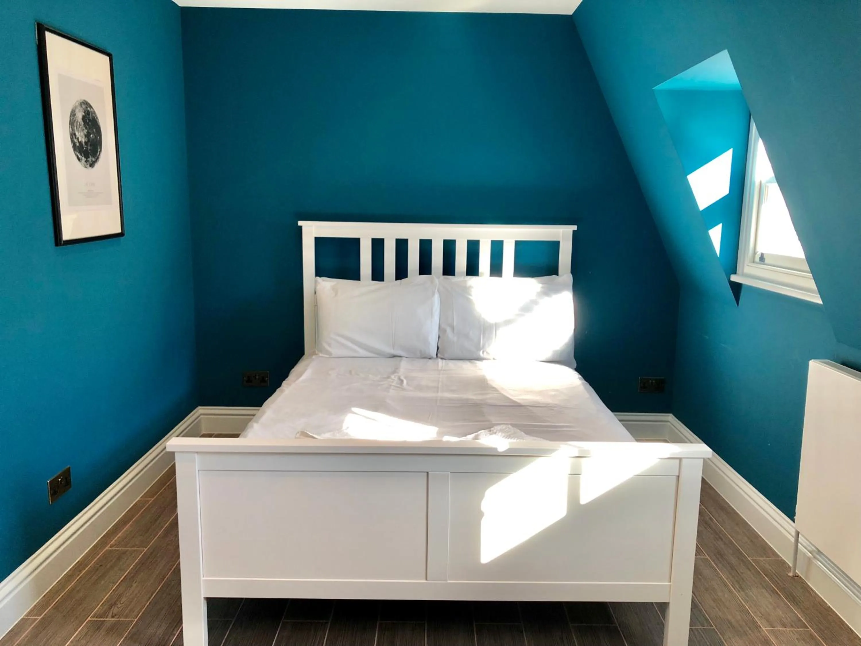 Bed in Stylish Maisonette and Studio in Victoria