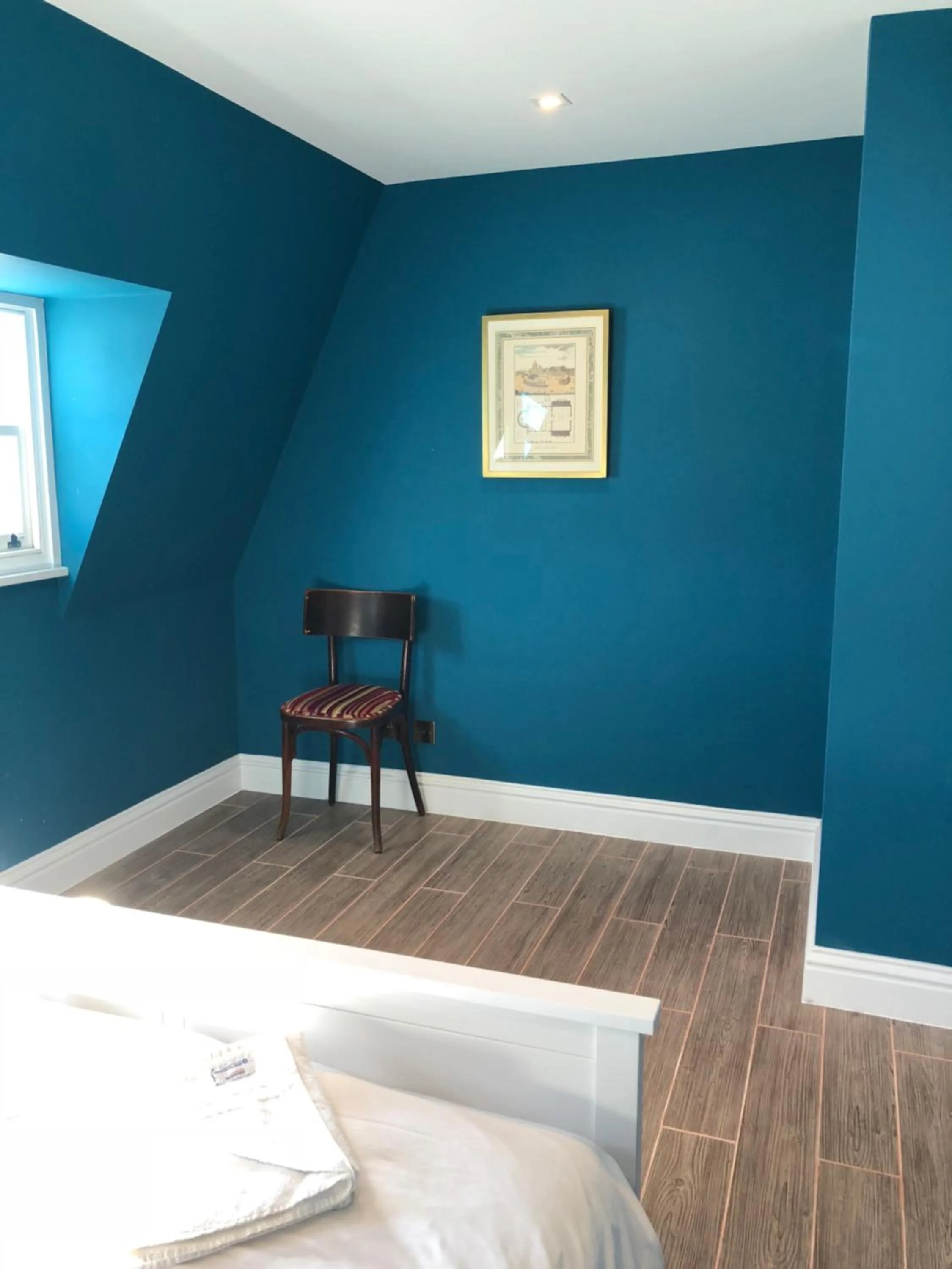 Bed in Stylish Maisonette and Studio in Victoria