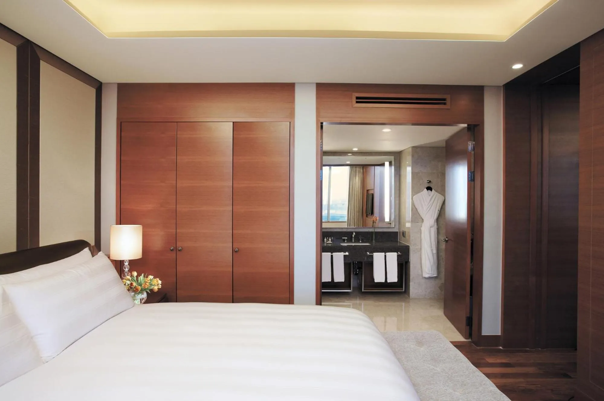 Bed in LOTTE CITY HOTEL Gimpo Airport