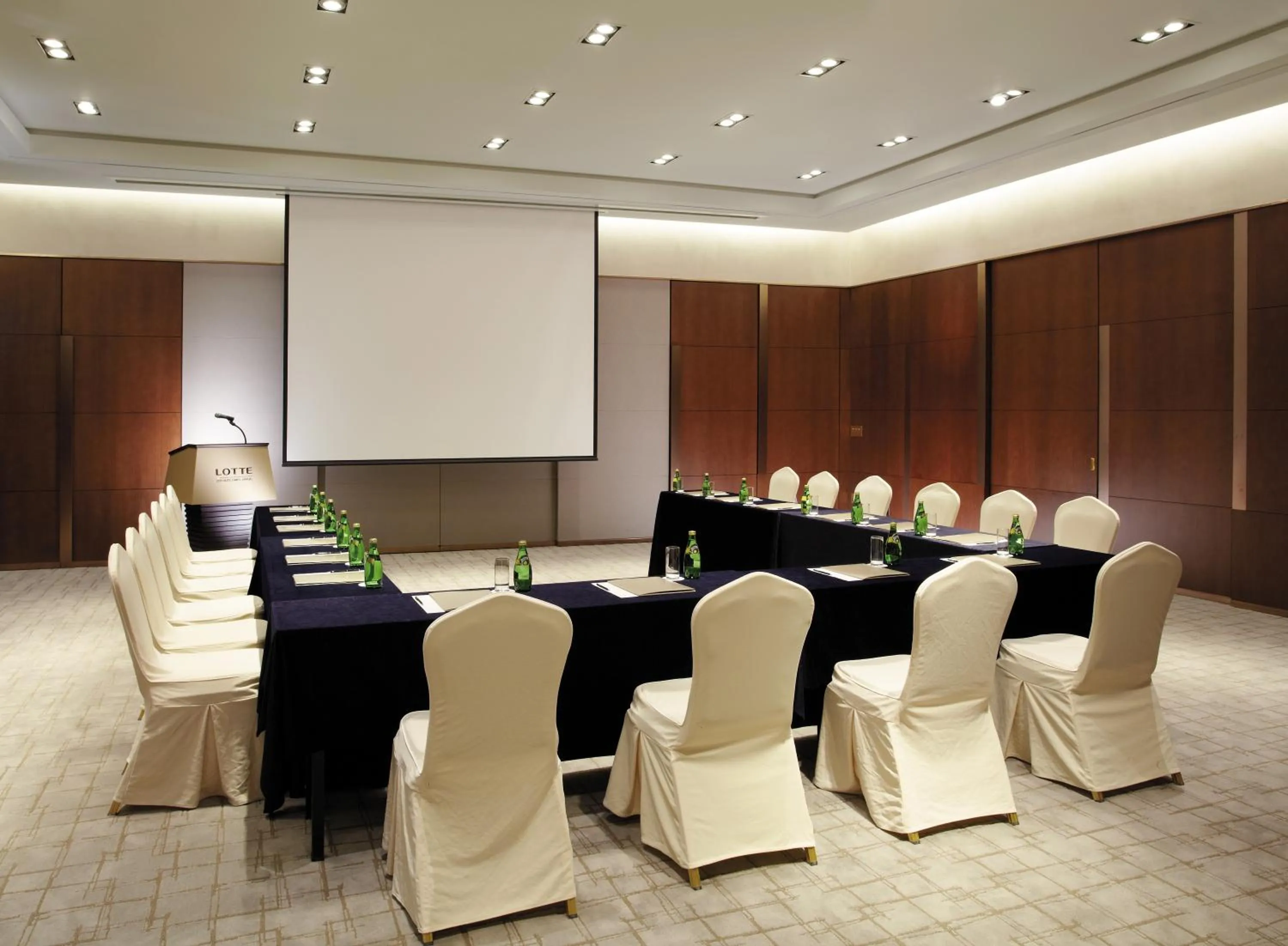 Banquet/Function facilities in LOTTE CITY HOTEL Gimpo Airport