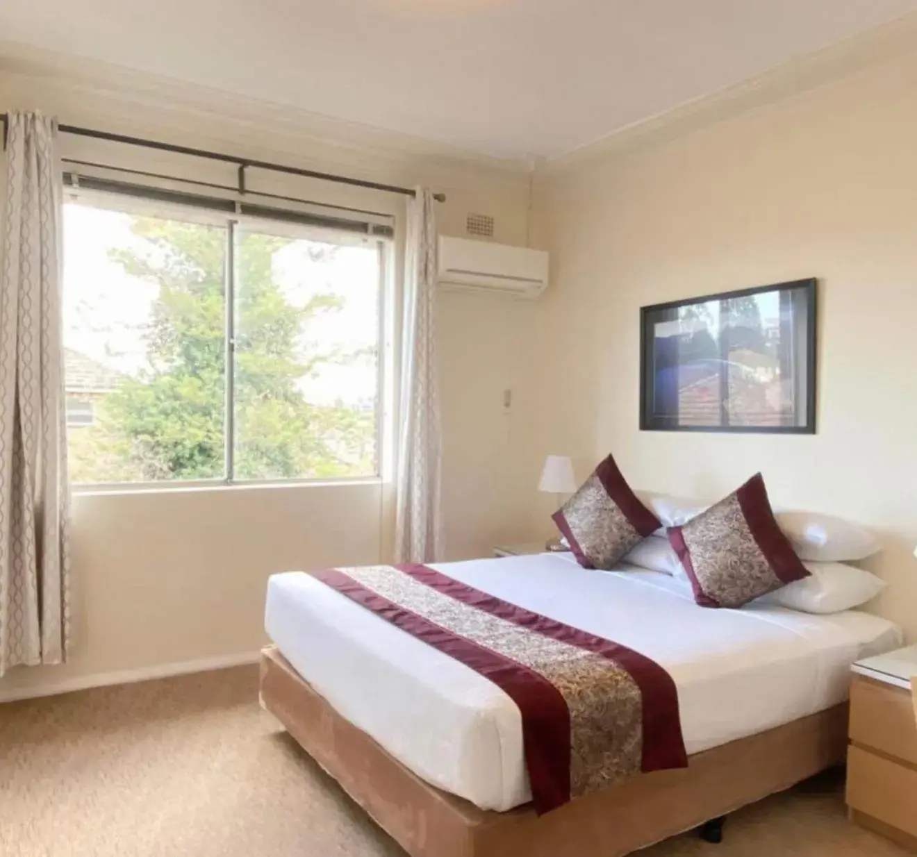 Bedroom, Bed in Ryde Inn Bedroom, Bed in Ryde Inn