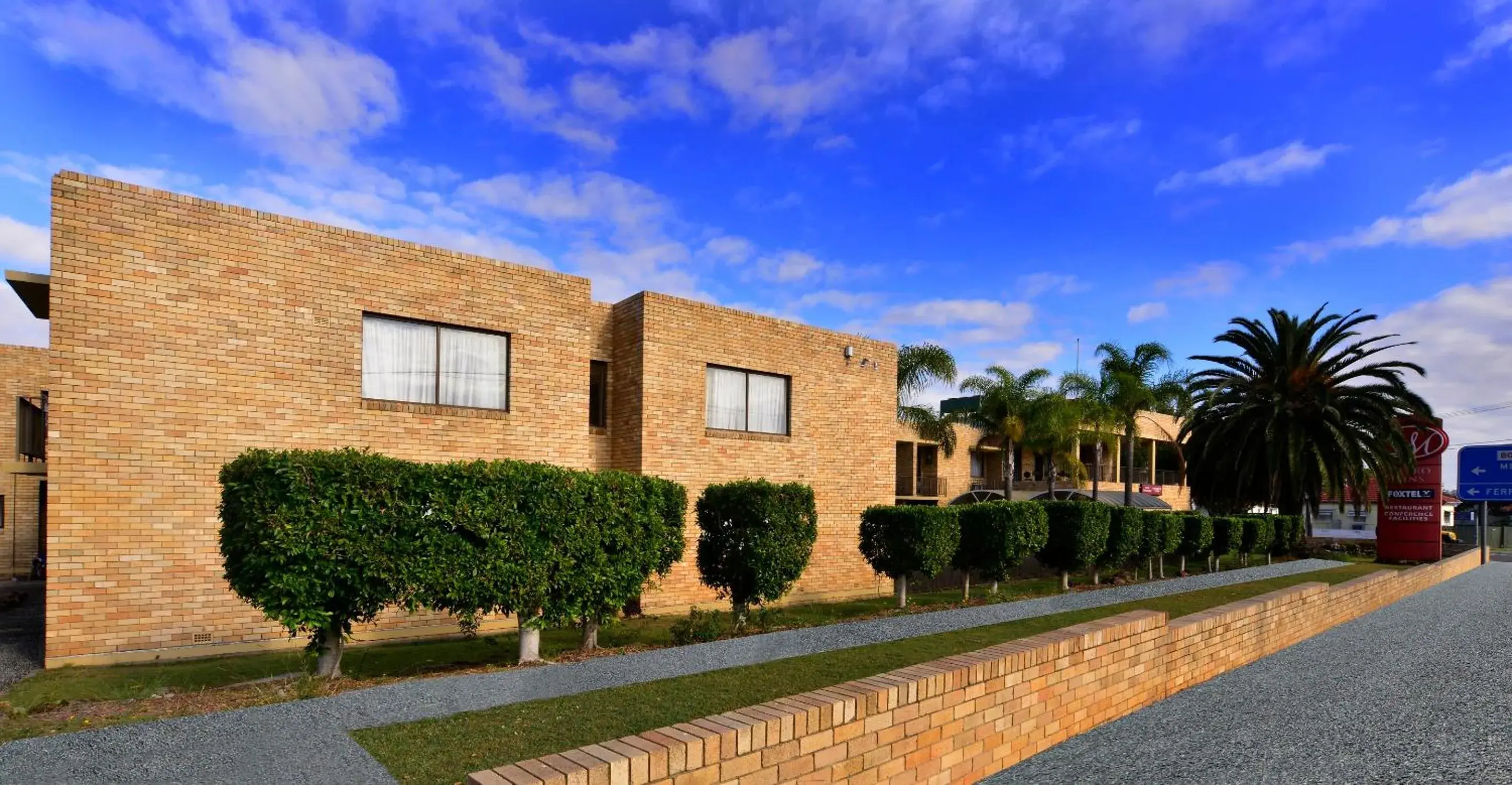 Property building in Ryde Inn Property building in Ryde Inn