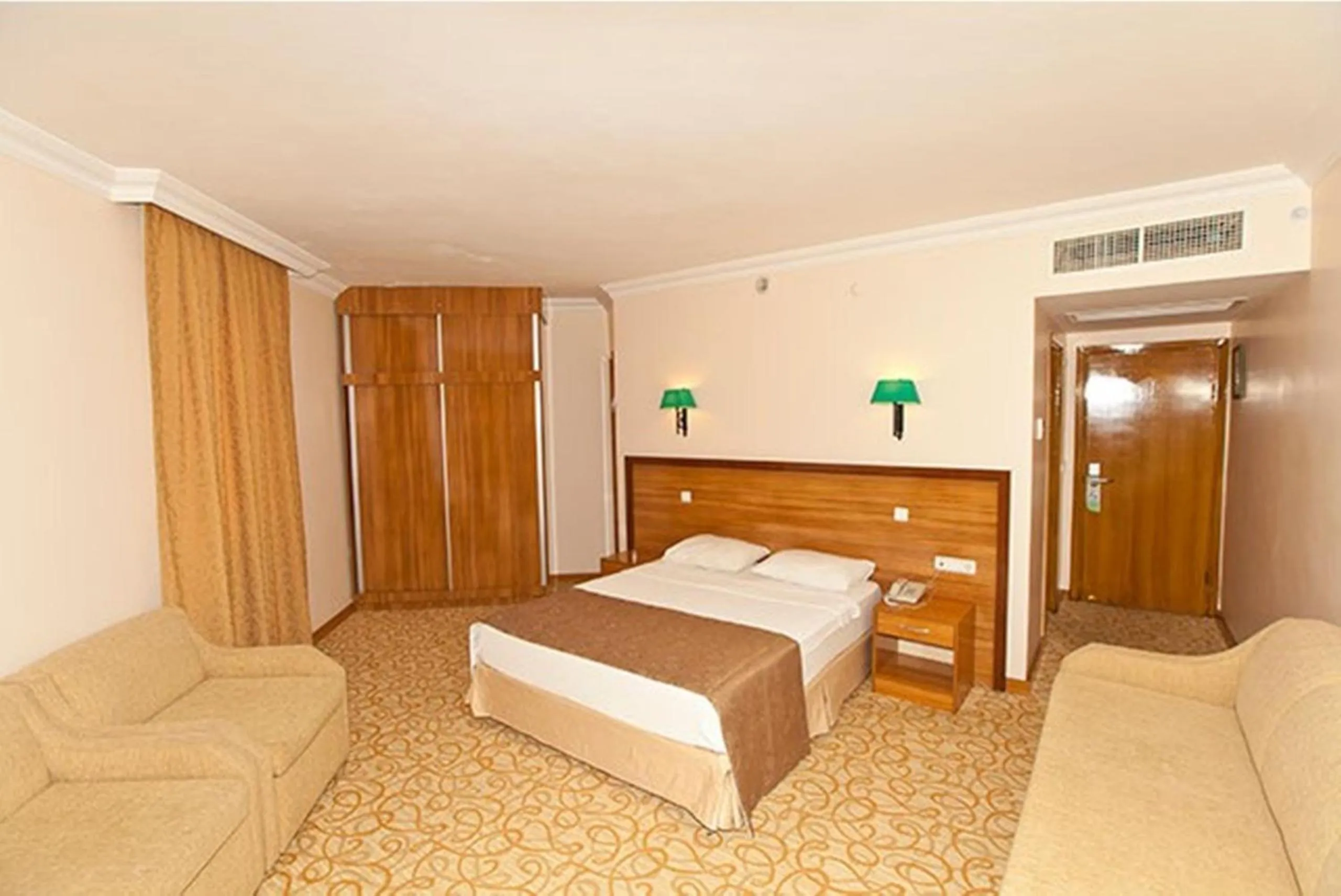 Bed in Green Nature Resort and Spa