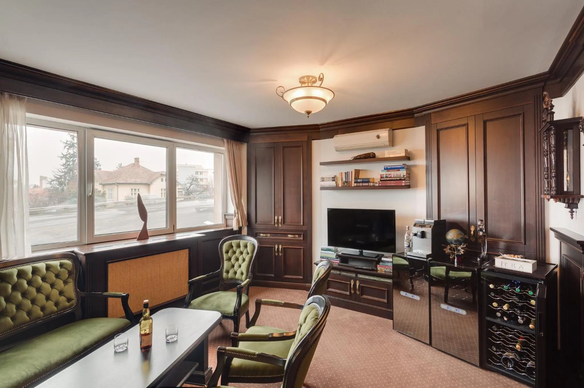 Communal lounge/ TV room in Hotel Meridian