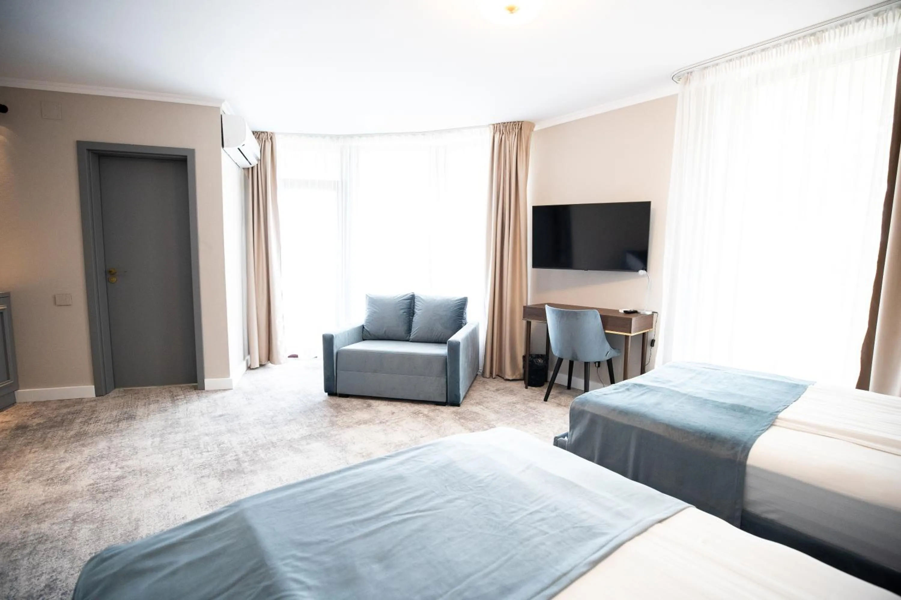 Bed in Hotel Meridian