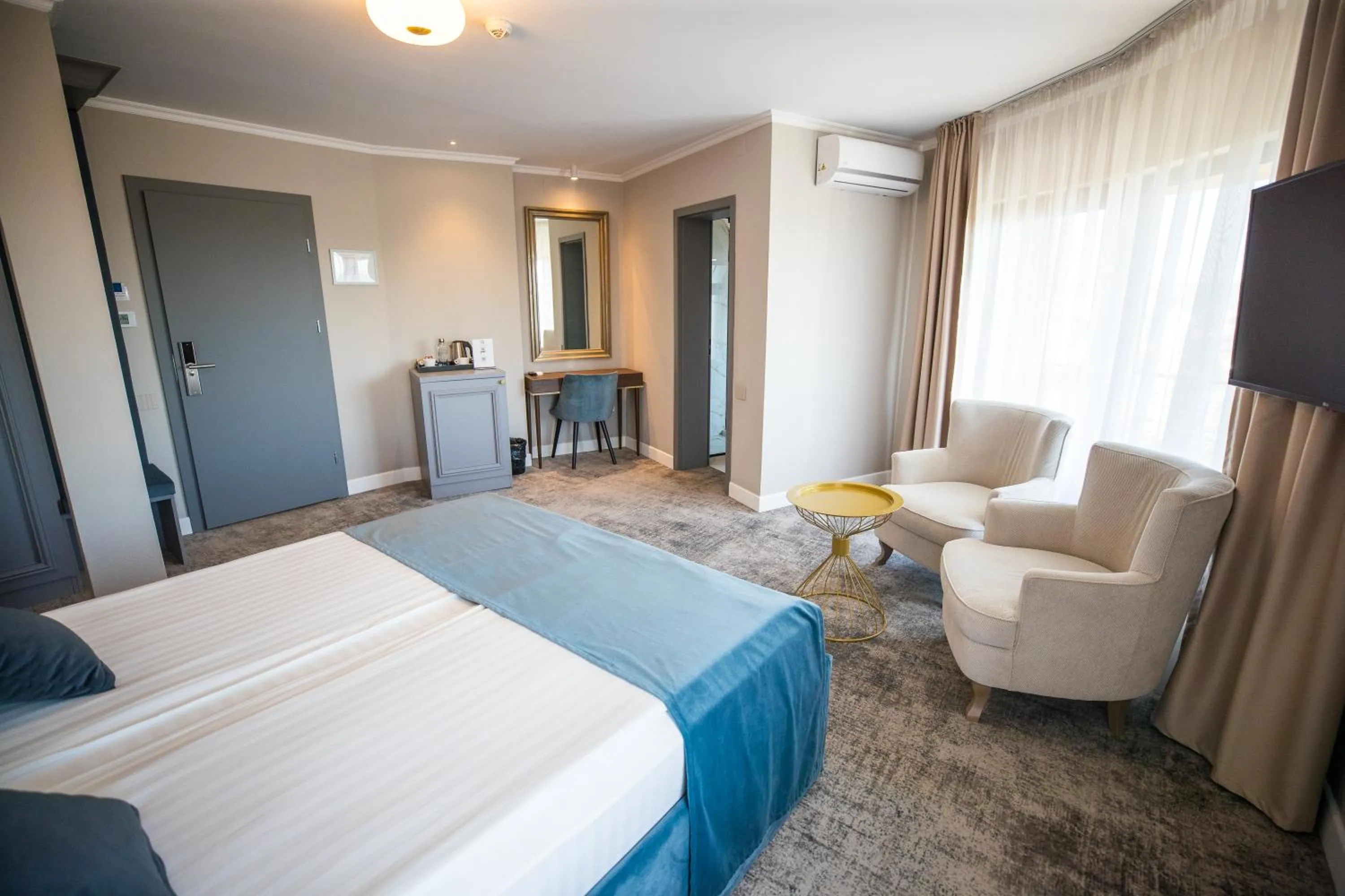 Bed in Hotel Meridian