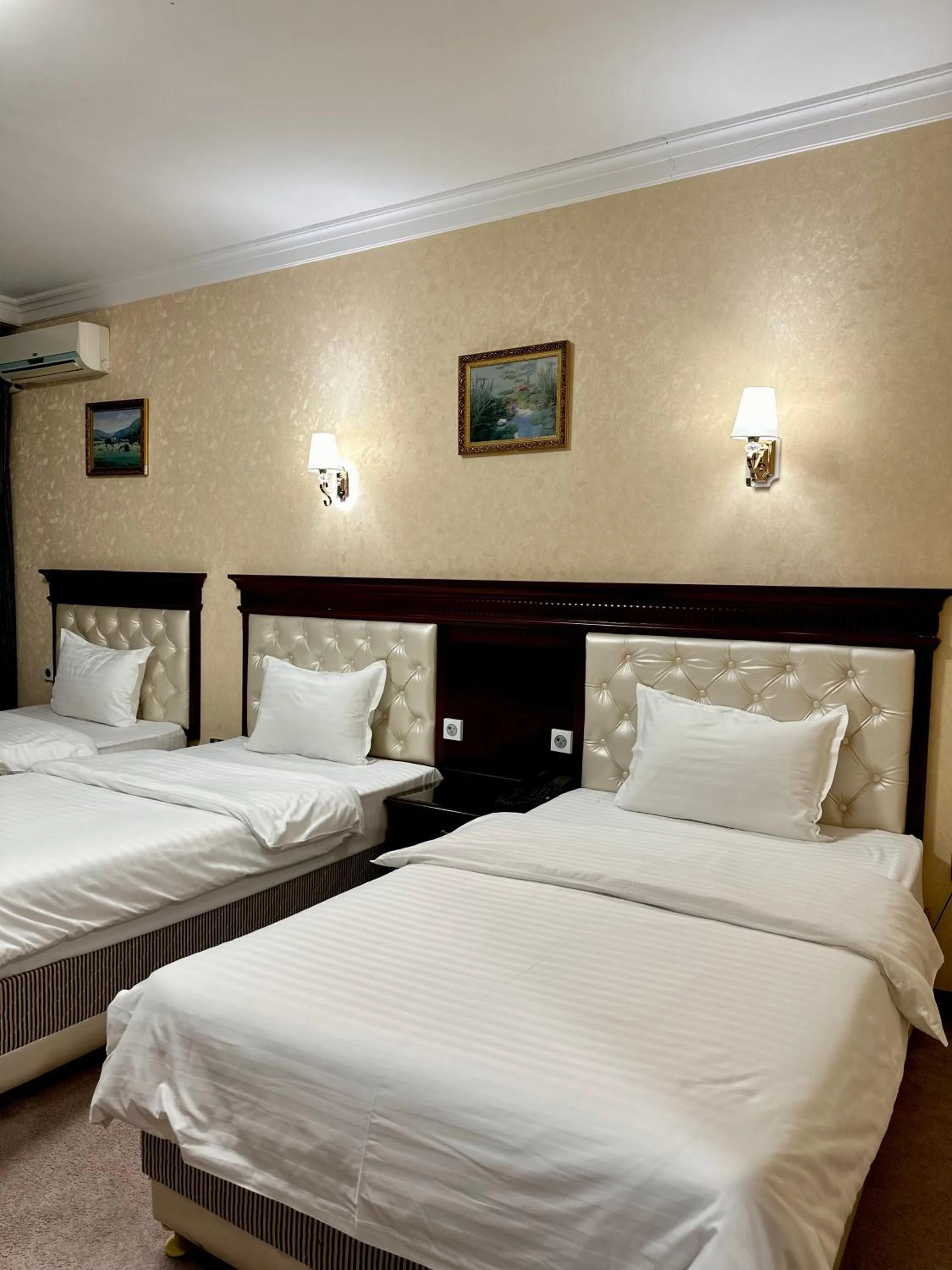 Bed in Hayot Hotel