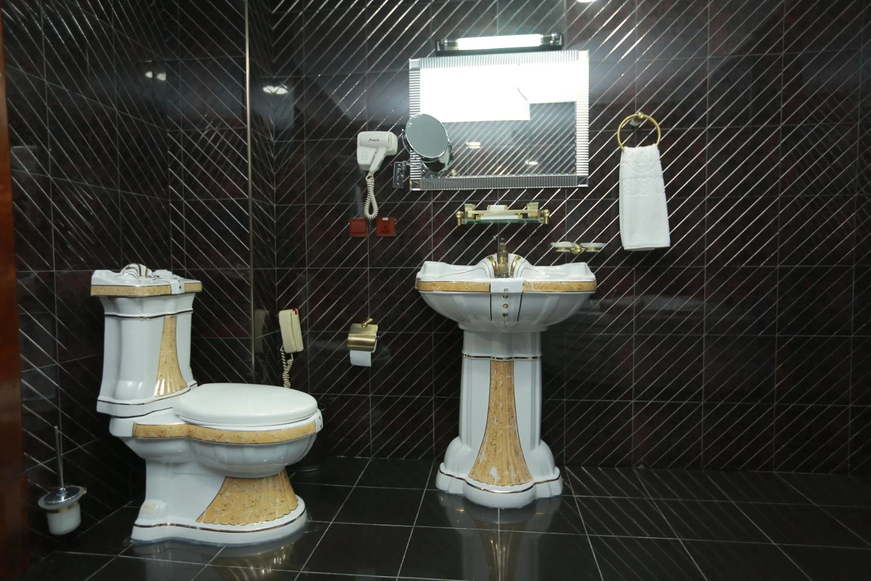 Toilet in Hayot Hotel
