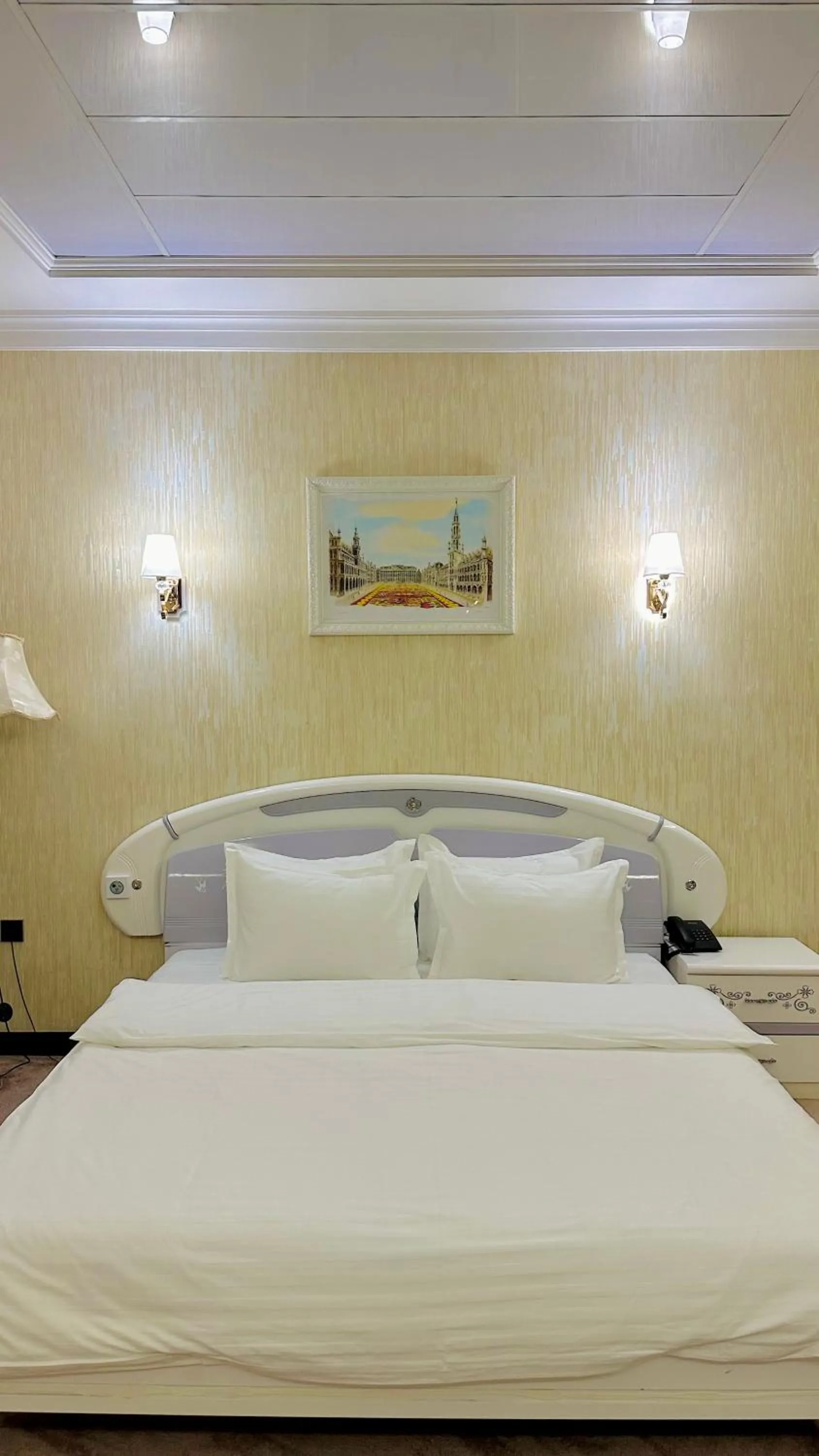 Bed in Hayot Hotel