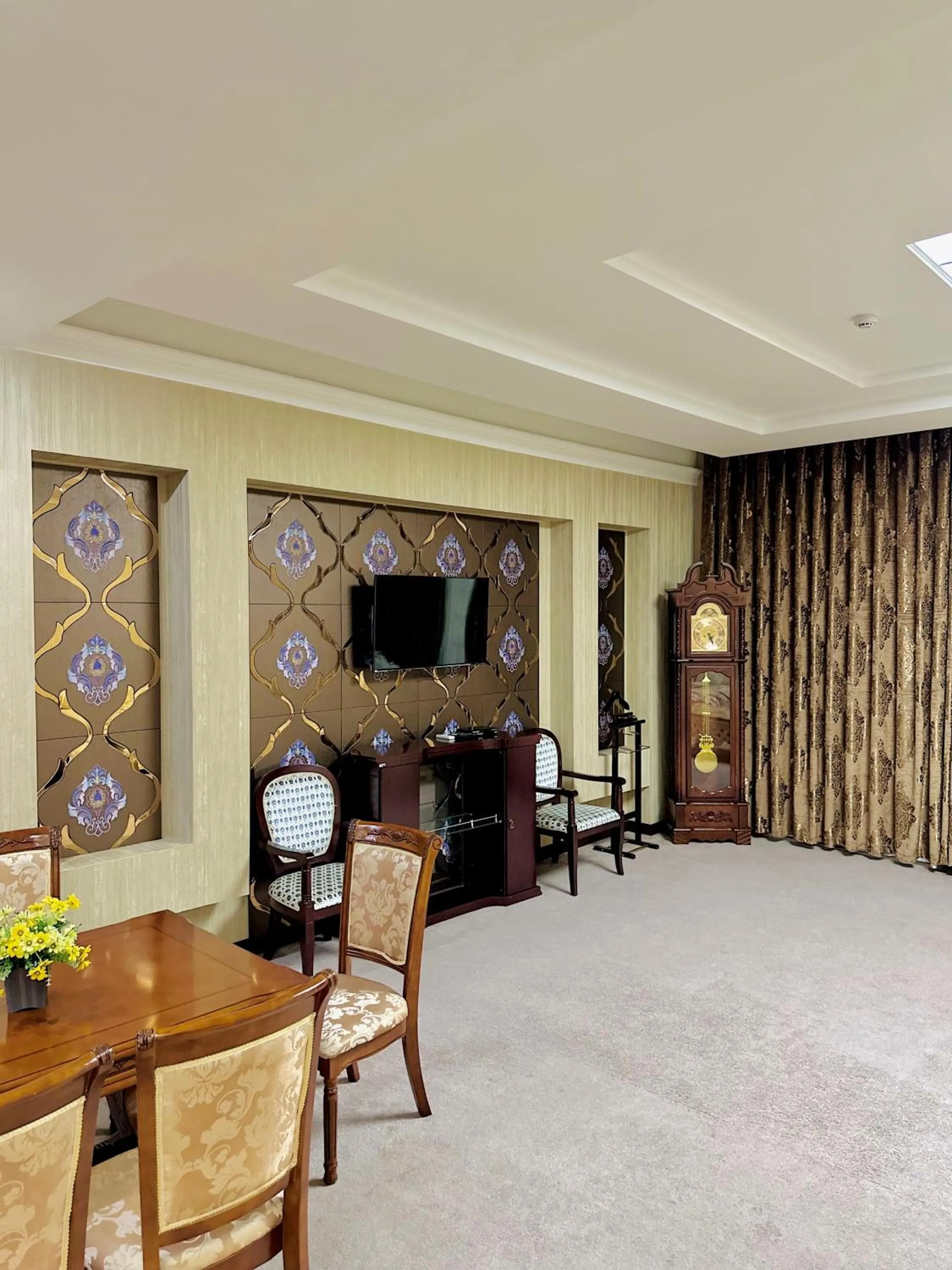 Hayot Hotel