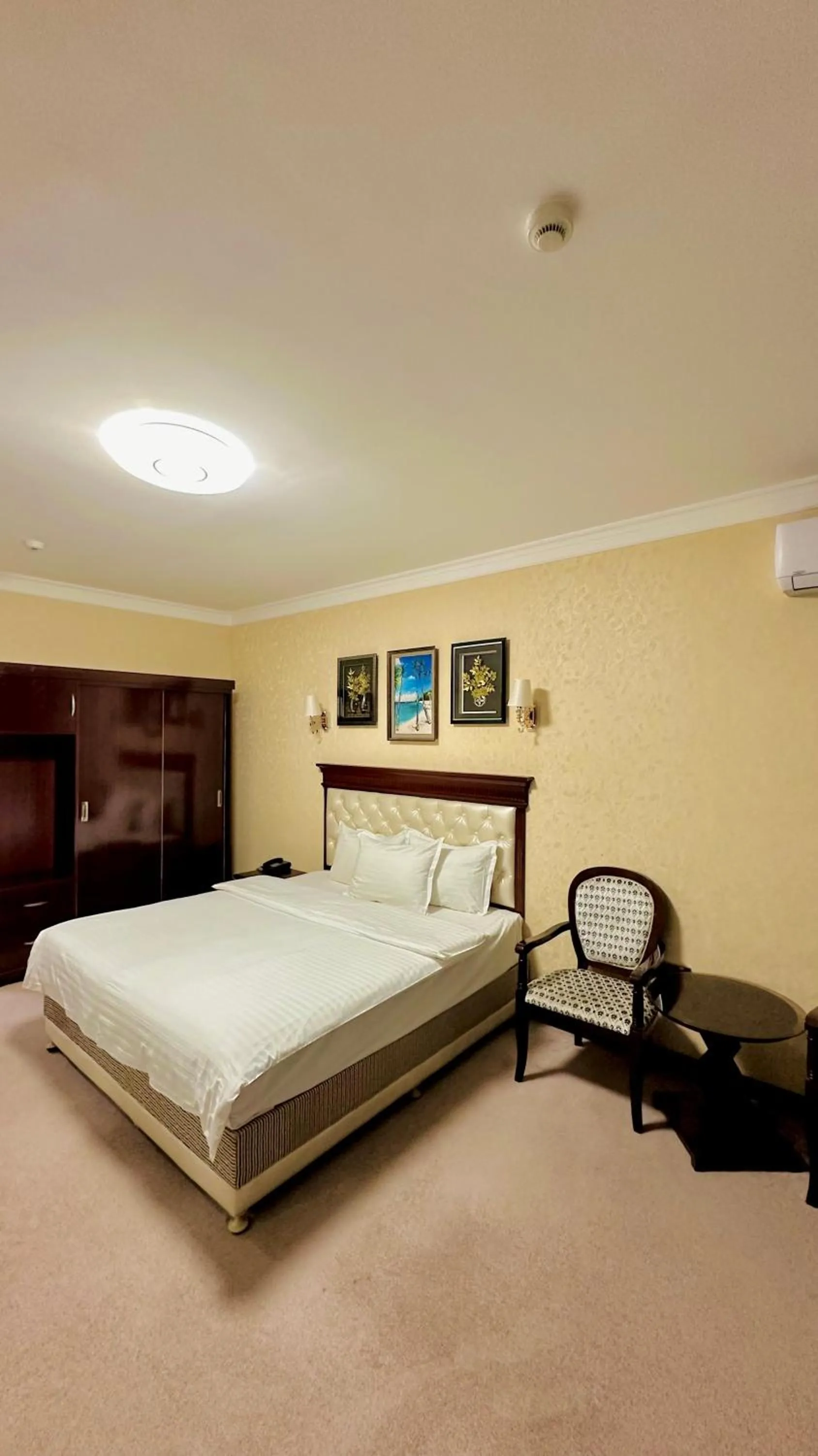 Bed in Hayot Hotel