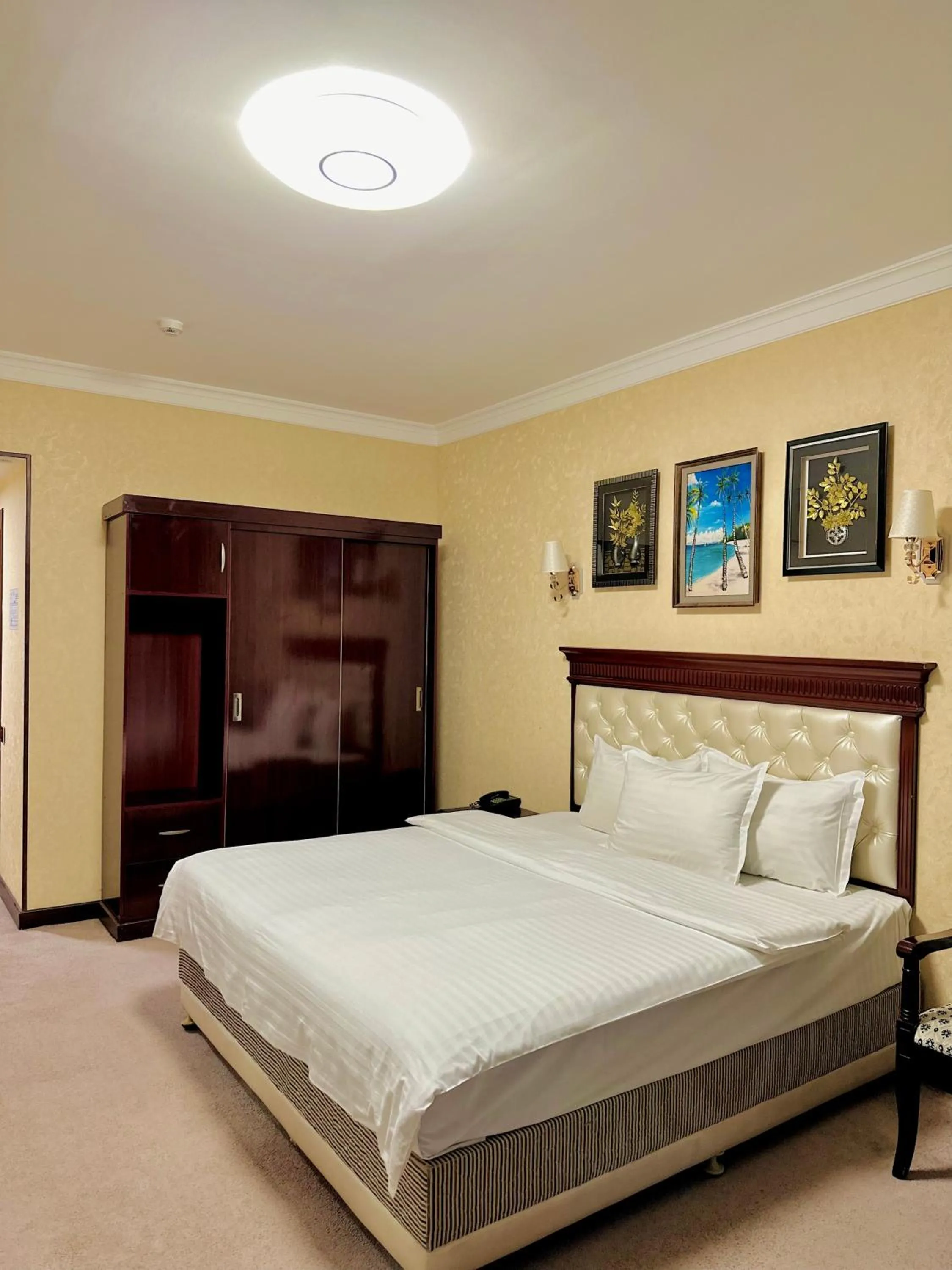 Bed in Hayot Hotel