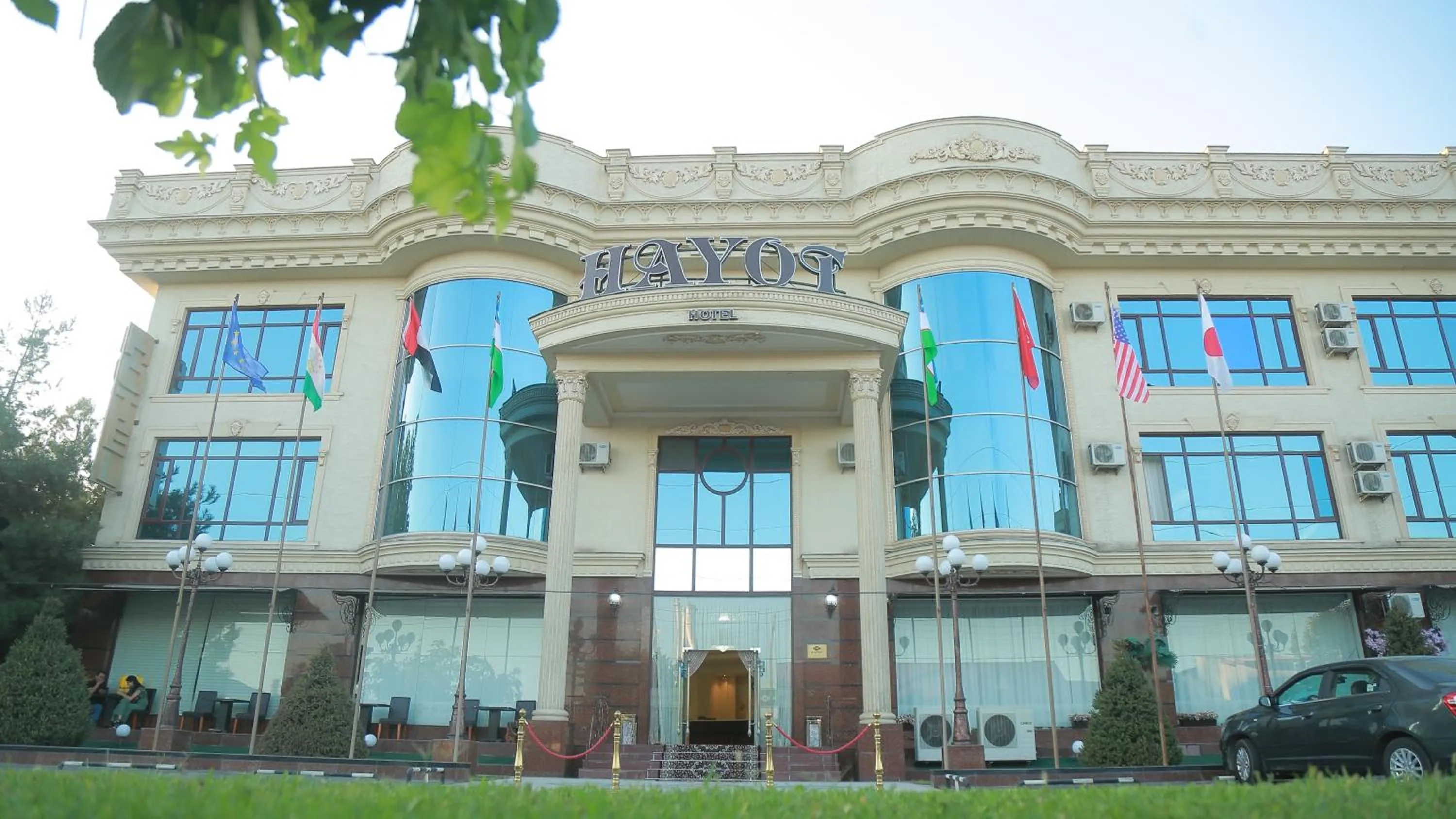 Property building in Hayot Hotel