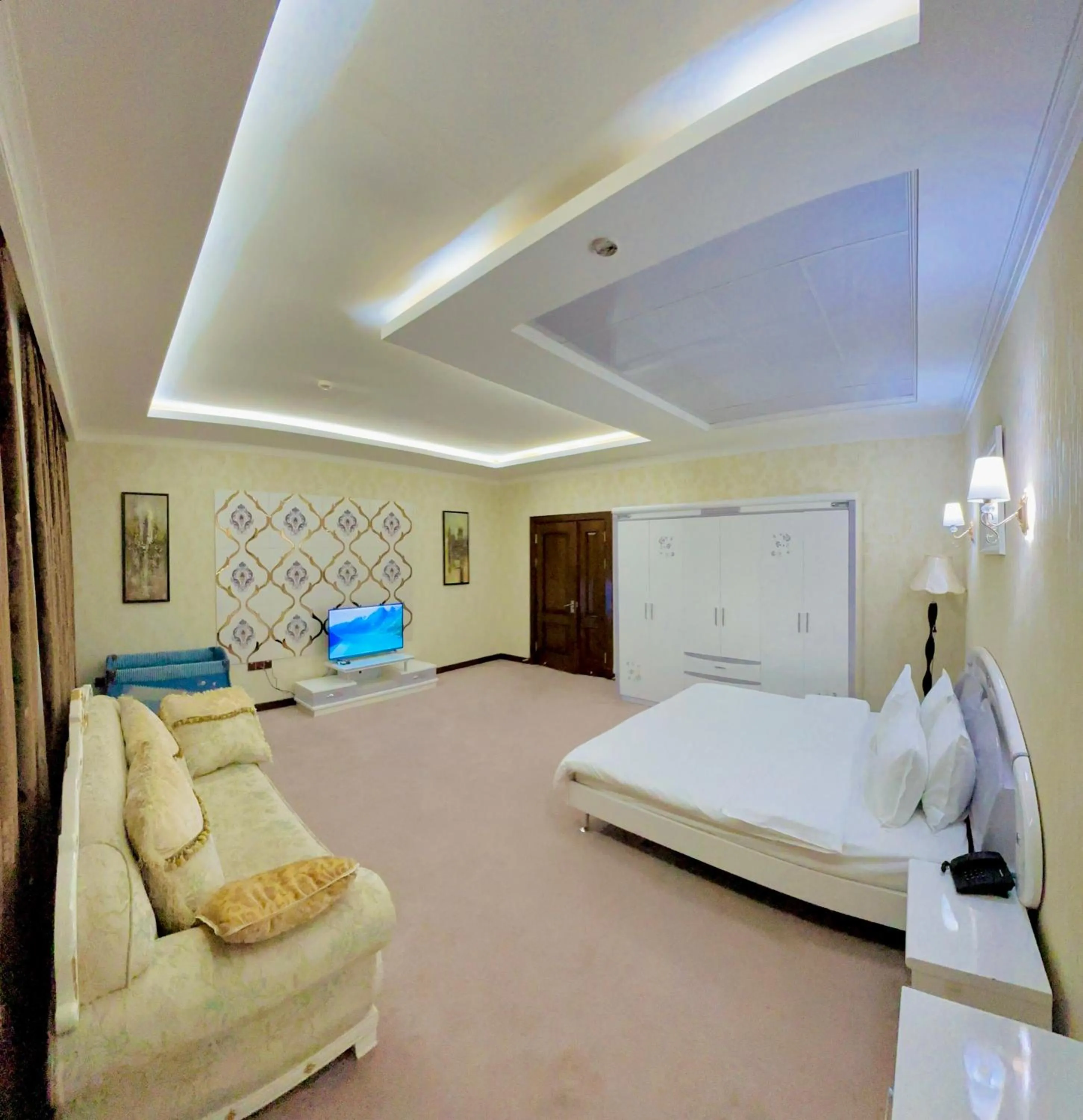 Bed in Hayot Hotel