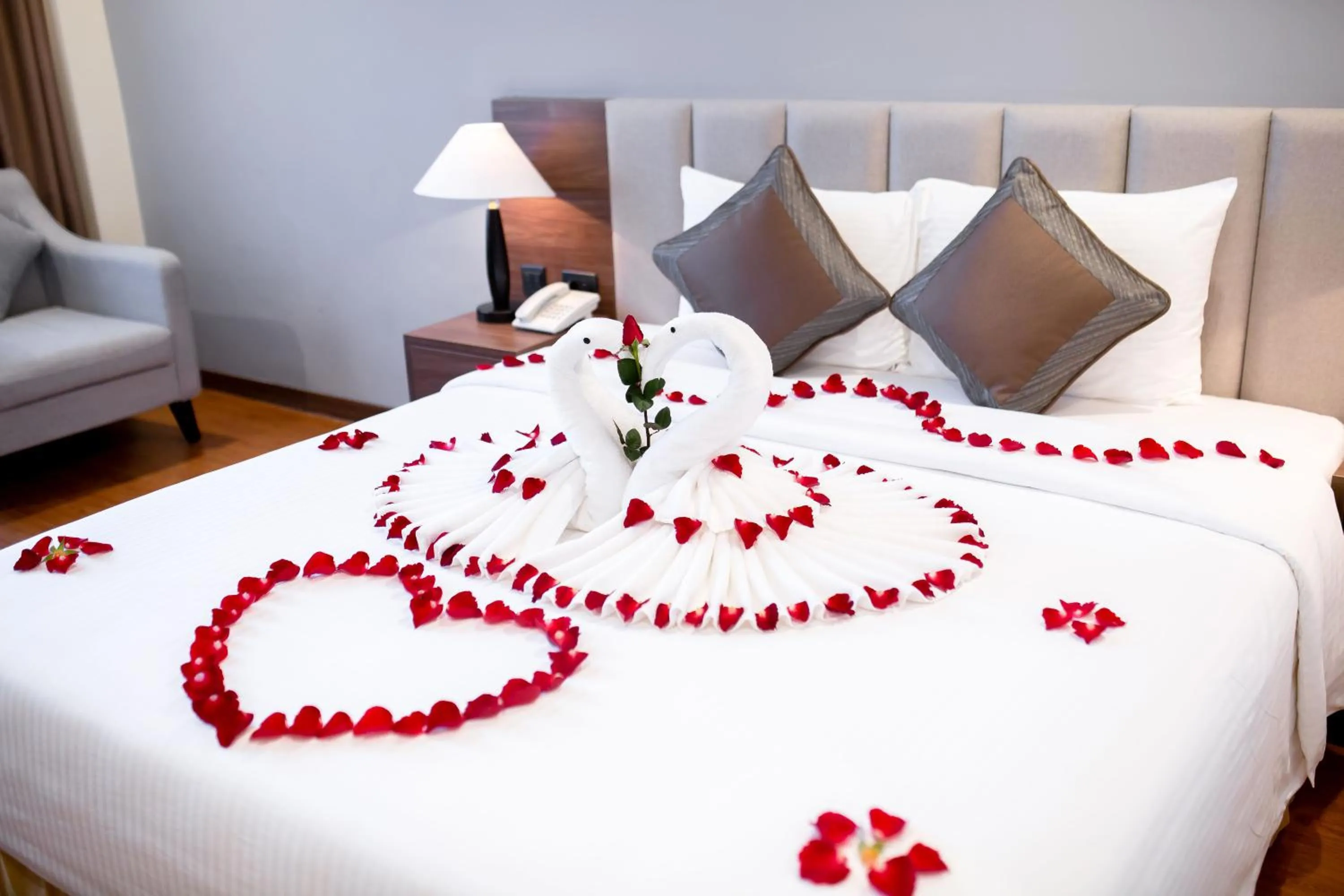 Bedroom, Bed in Muong Thanh Sapa Hotel