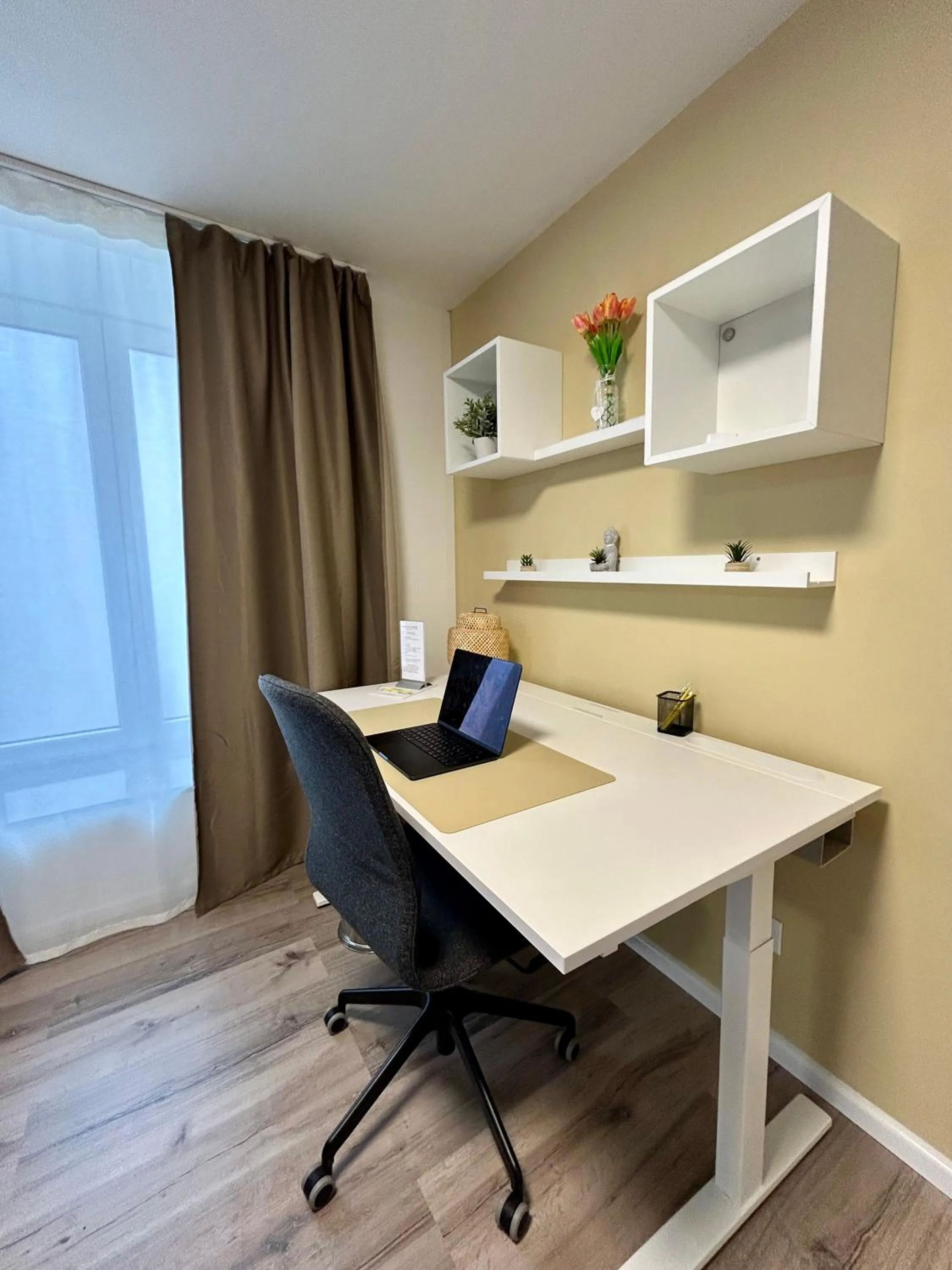 Living room in Golden Tulip Kassel Hotel Reiss