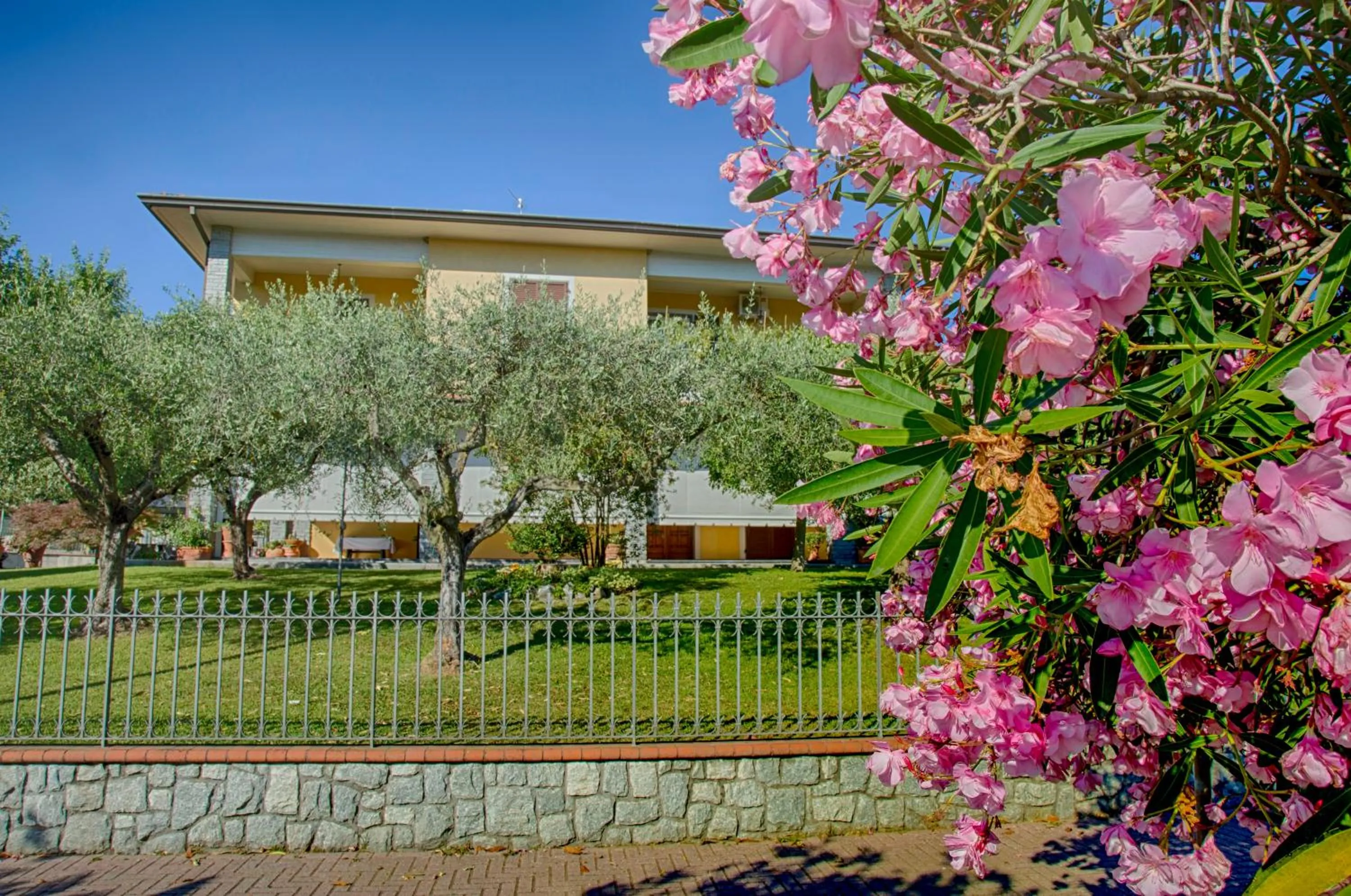 Facade/entrance in aMarti Suites B&B
