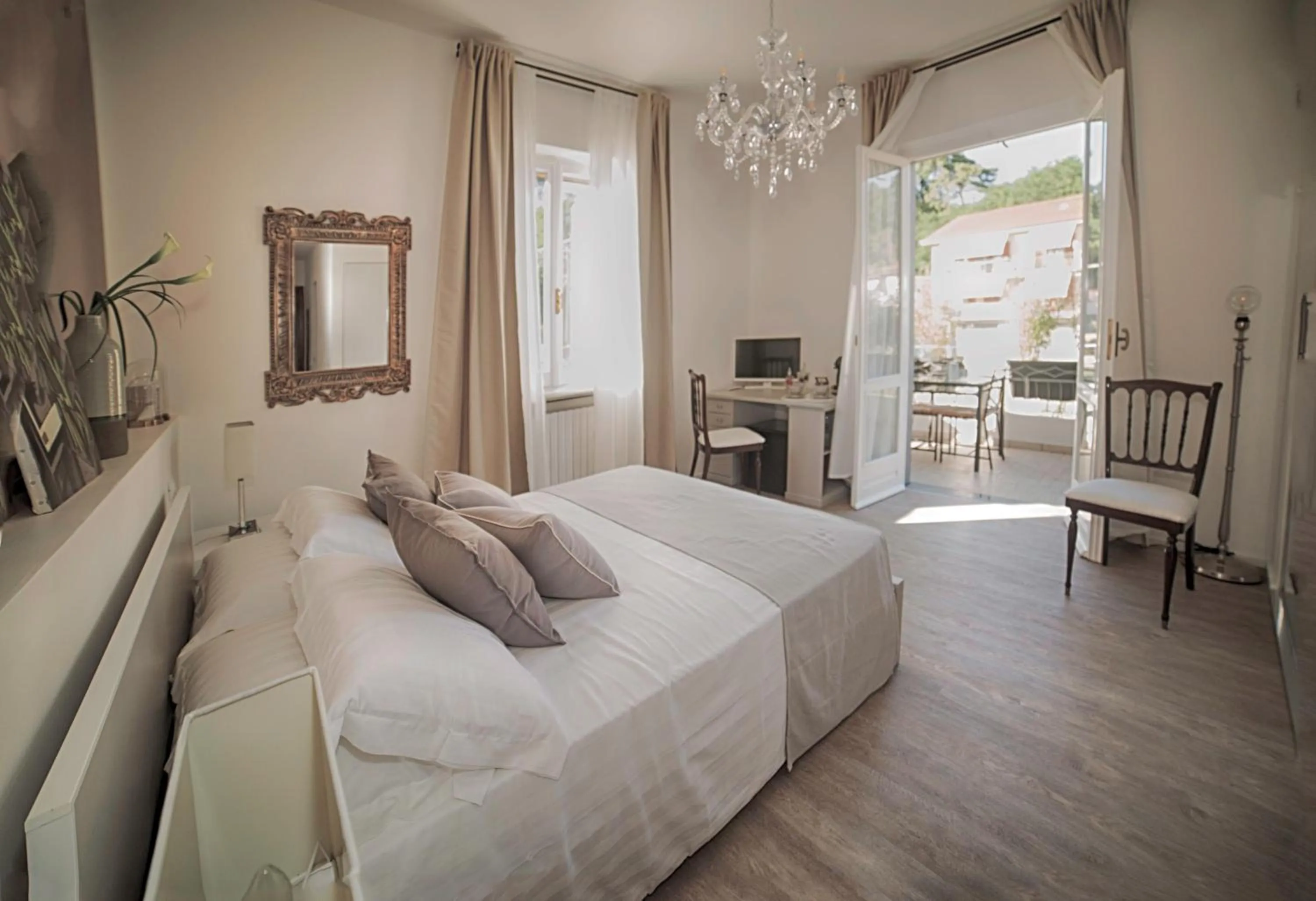 Bed in aMarti Suites B&B