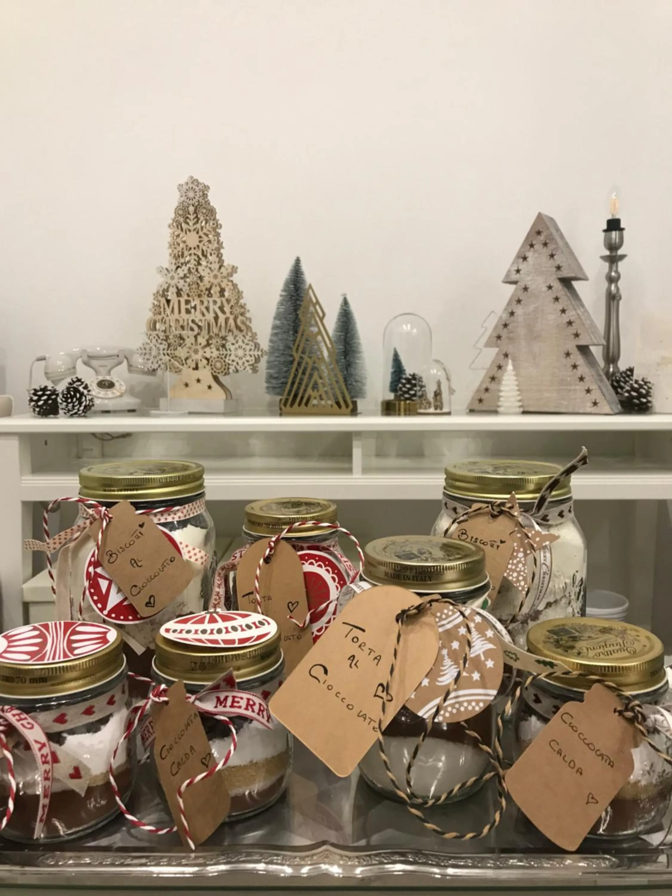 Communal lounge/ TV room in aMarti Suites B&B