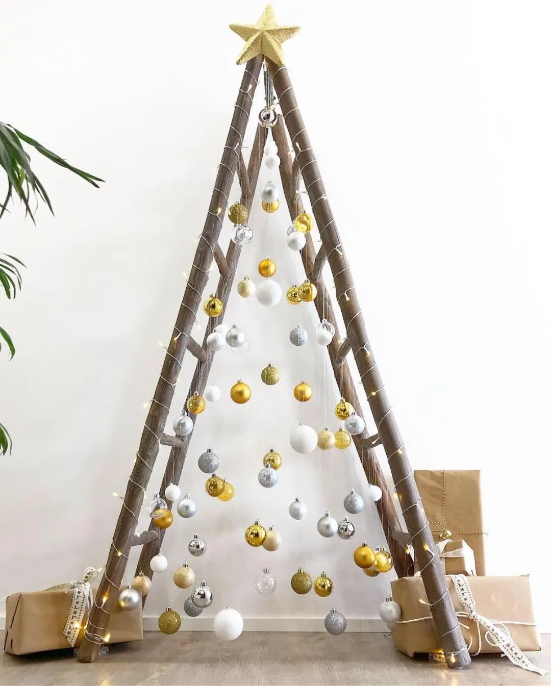 Communal lounge/ TV room in aMarti Suites B&B