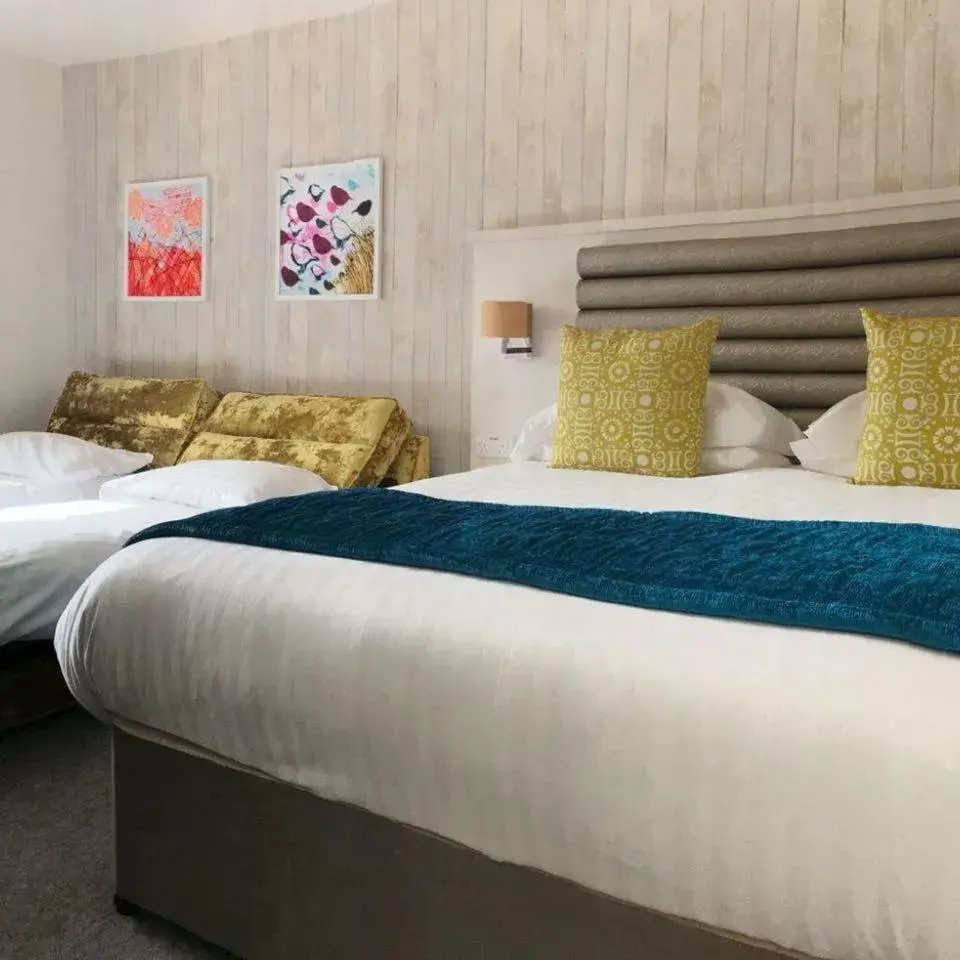 Deluxe Family Room in St Ives Hotel Deluxe Family Room in St Ives Hotel