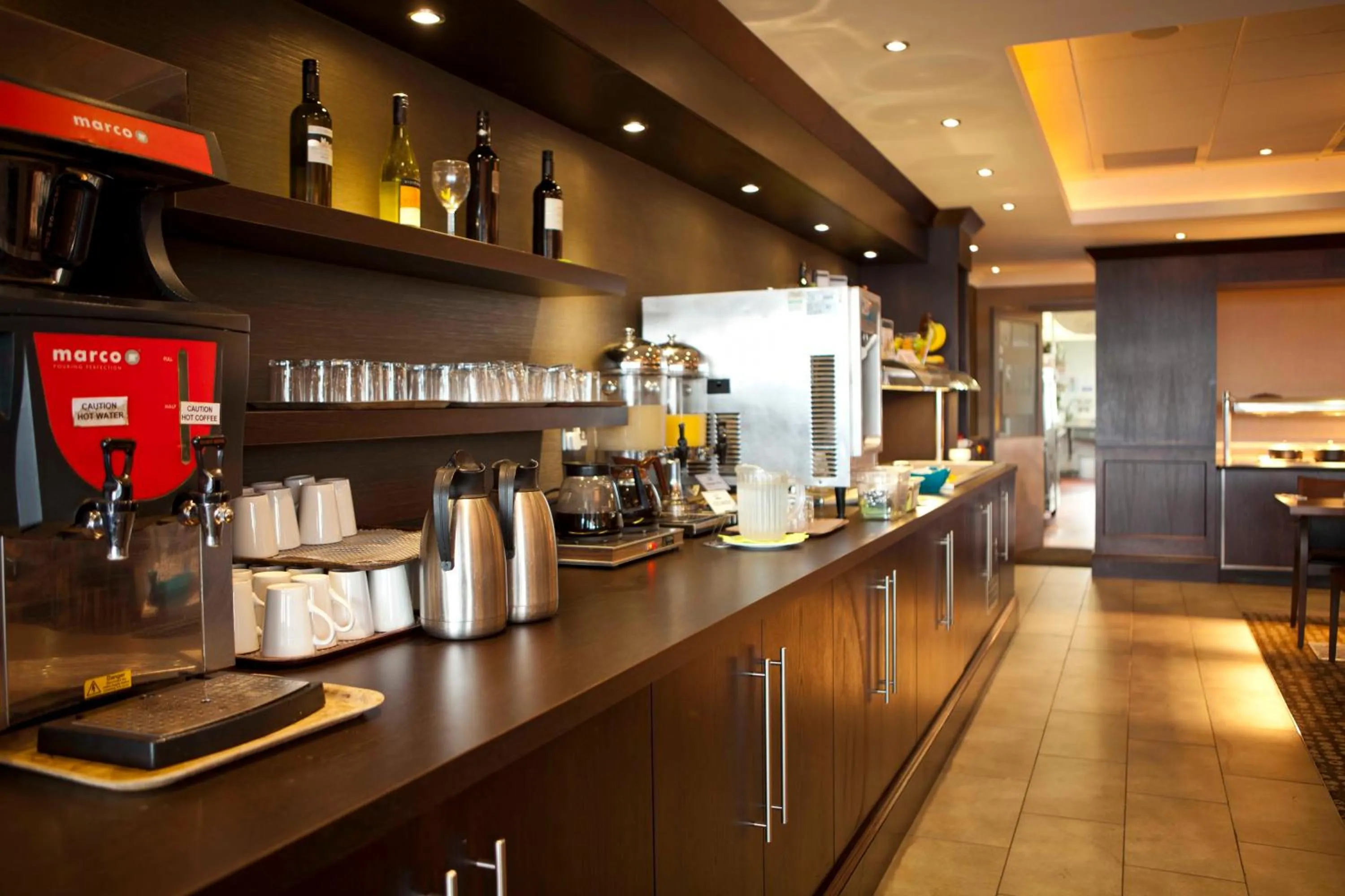 Restaurant/places to eat in St Ives Hotel