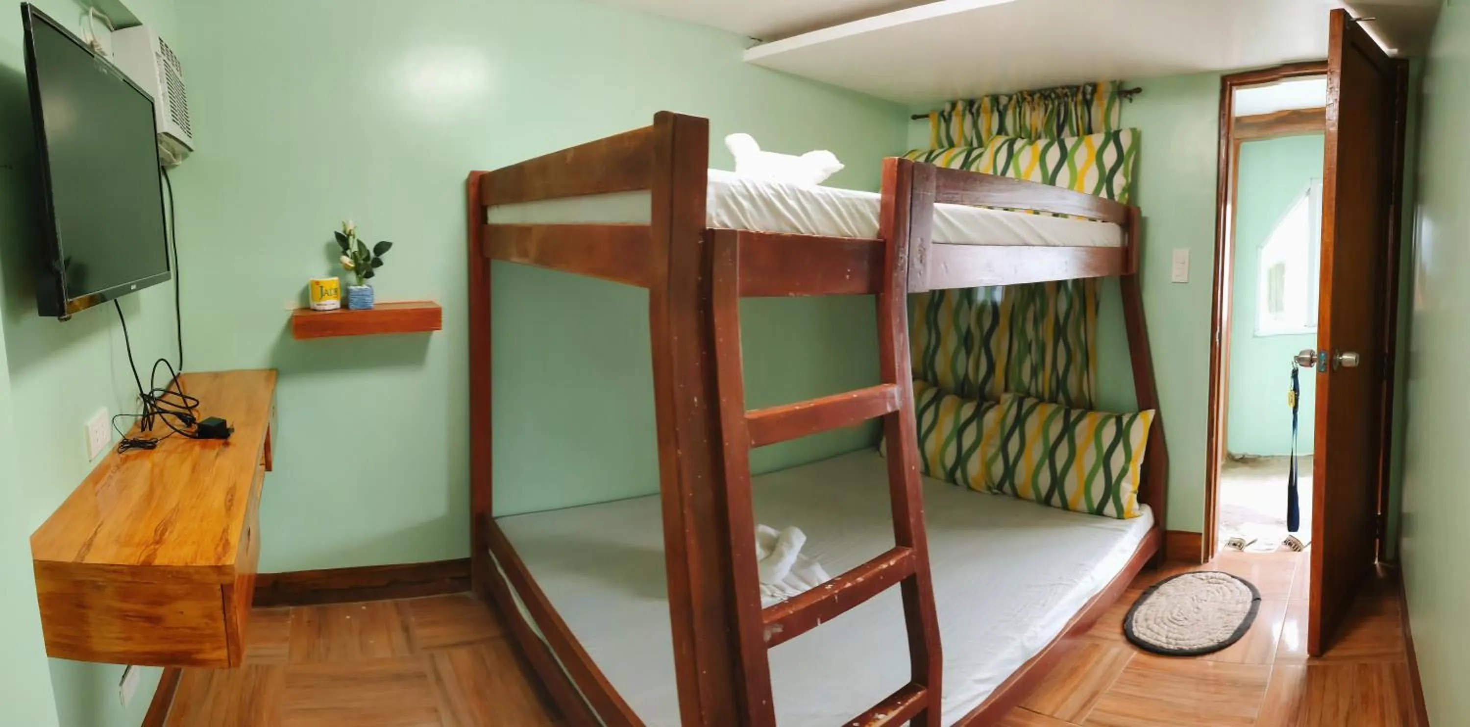 Bed in Blue Lagoon Inn and Restaurant, Pagudpud