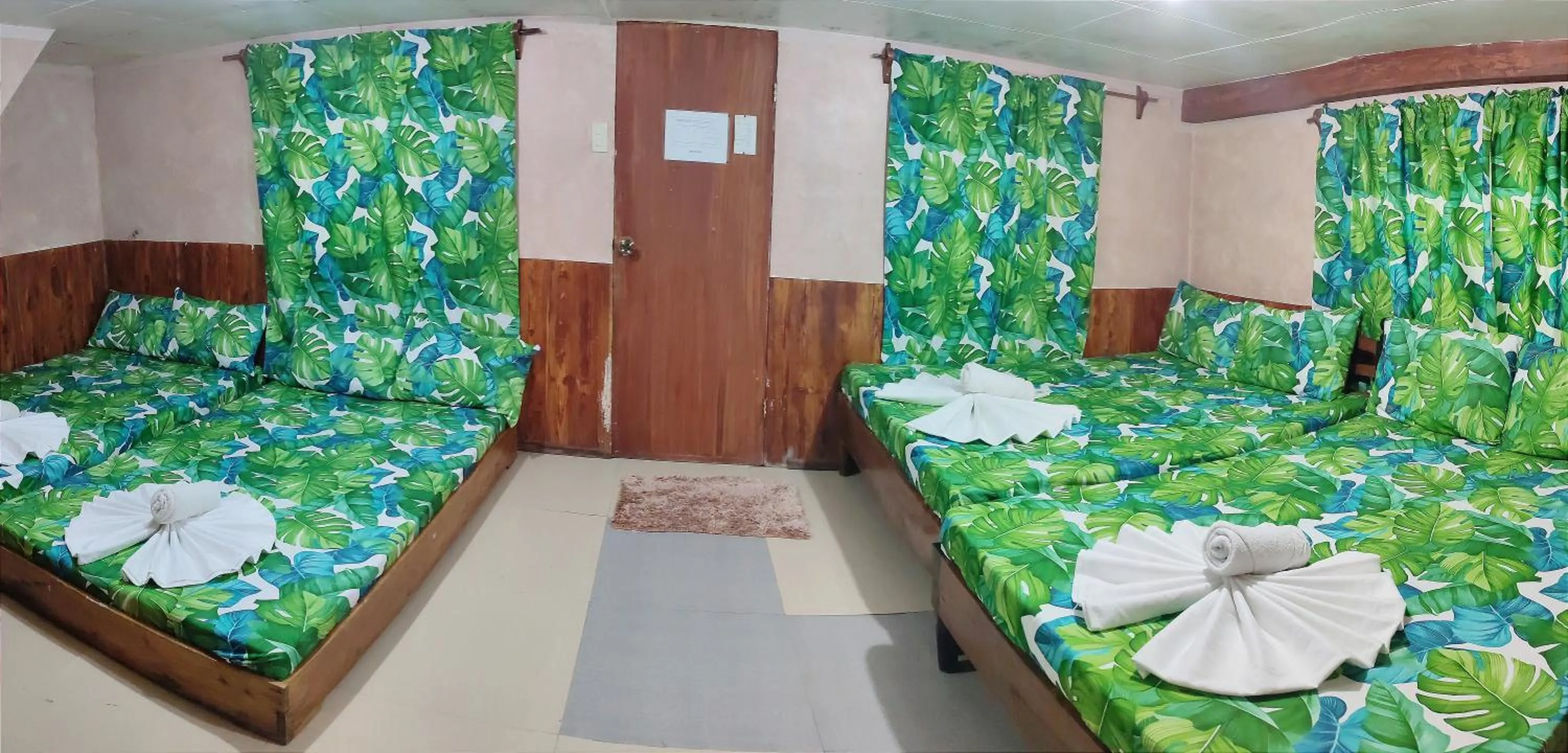 Bed in Blue Lagoon Inn and Restaurant, Pagudpud